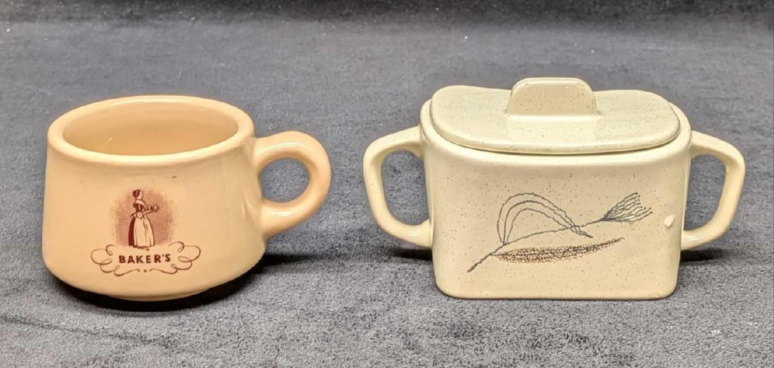 Vintage Franciscan Trio Sugar Bowl & Baker's Restaurant Cup: Vintage Franciscan Trio Sugar Bowl & Baker's Restaurant Cup. This lot includes: (1) Baker's Restaurant Jac-Tan Jackson China Coffee Cup. This is approx 4 1/4" x 3" x 2 3/8". (1
