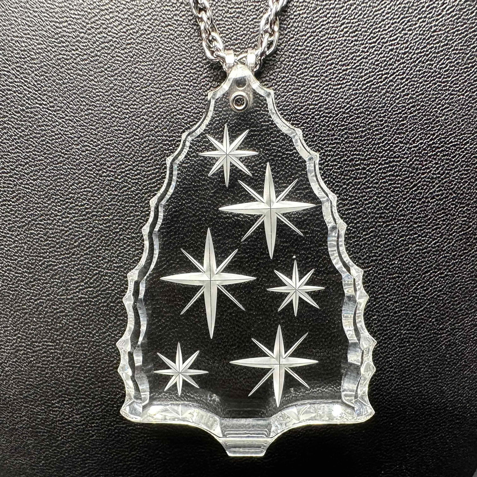 Gorham Cut Crystal Tree Etched Starburst Pendant on Silver-Tone Chain Necklace K63: Large faceted clear crystal tree pendant with etched starburst on silver-tone twisted chain with barrel clasp. Pendant has brilliant sparkle and works as a necklace or display ornament. This items is 