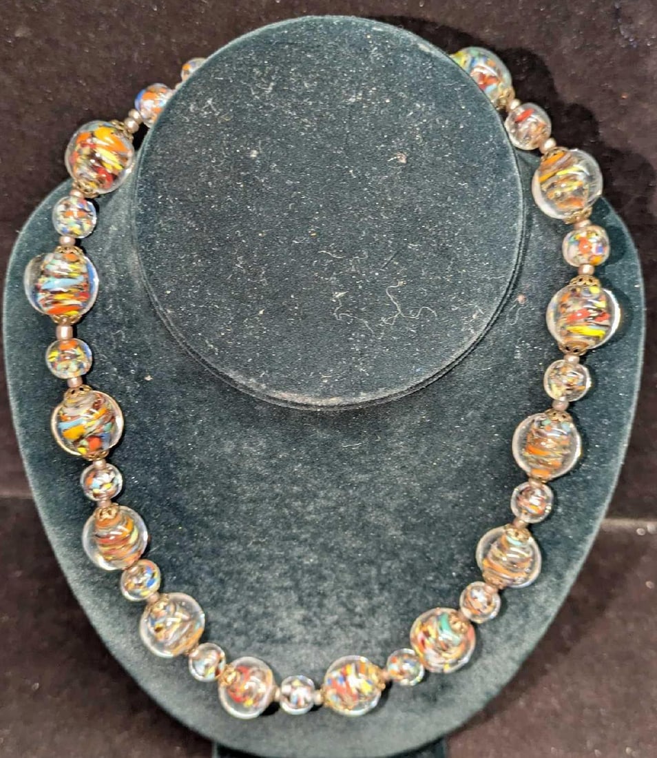 Vintage Italian Murano Multicolor Art Glass Bead Necklace CCC: Vintage Italian Murano Multicolor Art Glass Bead Necklace CCC. Glass beads with hand painted designs. Is approx 18" and it weighs 0.19lb. 