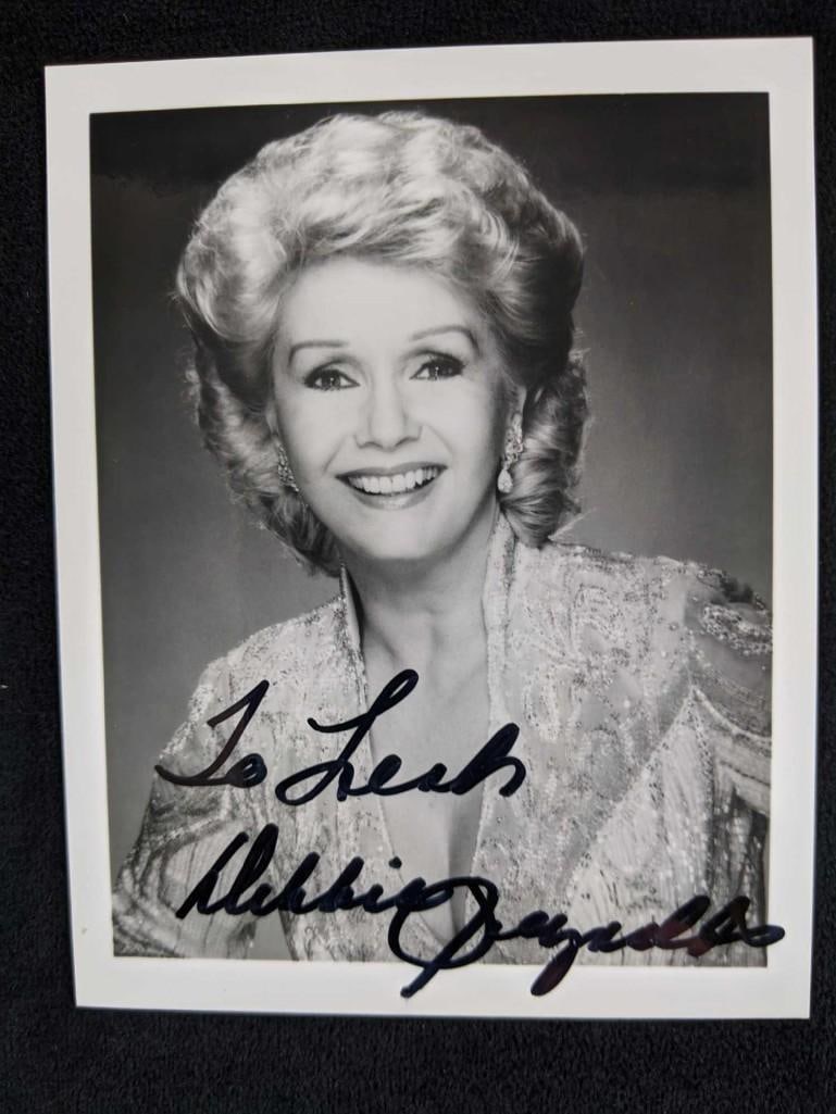 Autographed Hollywood Legend Debbie Reynolds Photo (1 of 3)