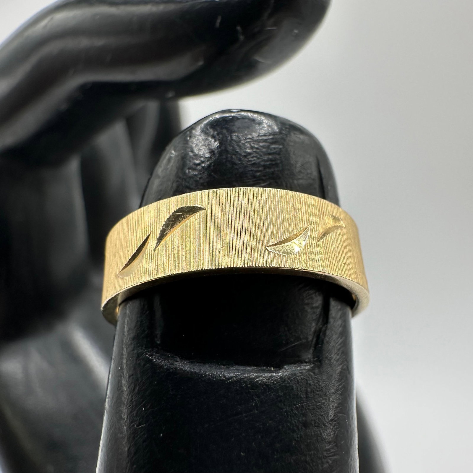 FC 14K Yellow Gold Textured Stylized Etched Design: This item is in good pre-owned, previously used/displayed condition with noticeable light wear and surface scratches. Please reference all photos for full details. This piece of jewelry has been teste