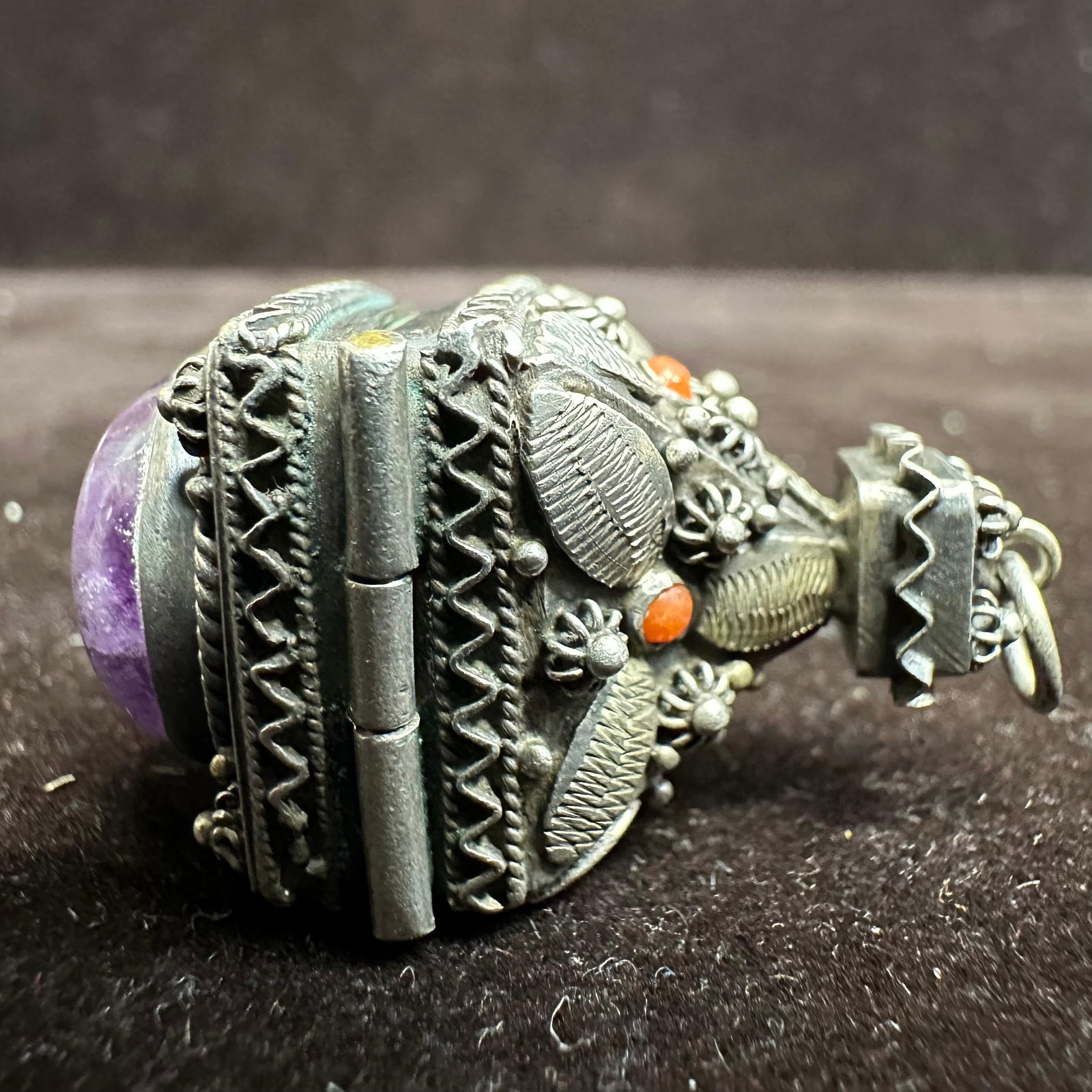 Amethyst Poison Locket Fob Charm 800 Silver Floral Motif R98: This item is in good pre-owned, previously used/displayed condition with noticeable light wear and surface scratches. Please reference all photos for full details. This piece of jewelry has been