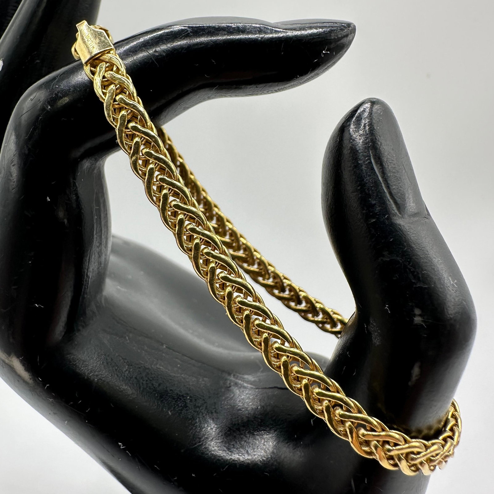 Milor 14K Yellow Gold Italy Bracelet: This item is in good pre-owned, previously used/displayed condition with noticeable light wear and surface scratches. Please reference all photos for full details. This piece of jewelry has been teste