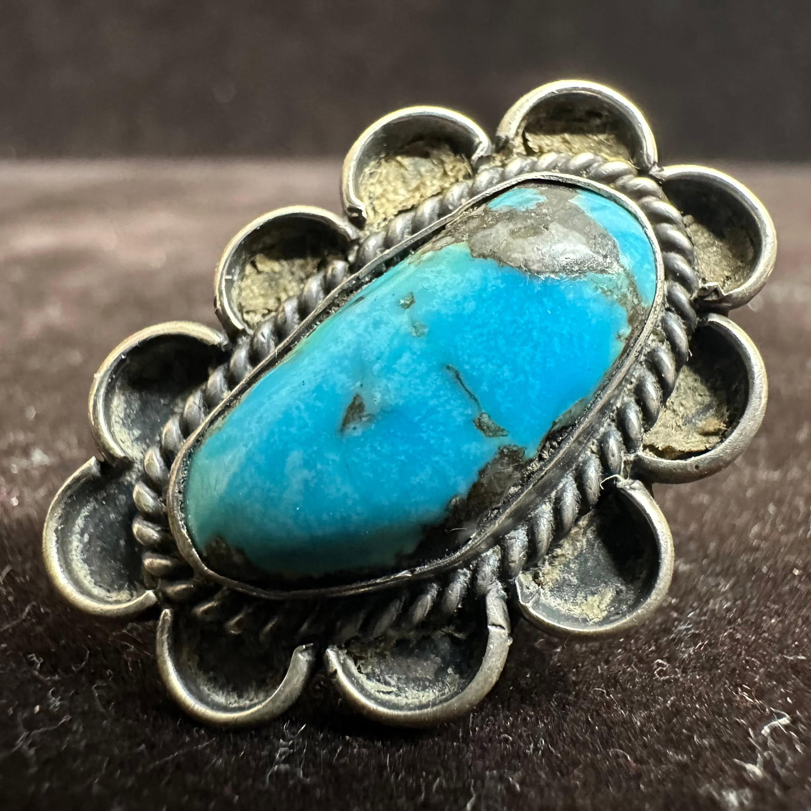 Bold Oval Turquoise Silver Ring Zuni Navajo Style: This item is in good pre-owned, previously used/displayed condition with noticeable light wear and surface scratches. Please reference all photos for full details. This piece of jewelry has been