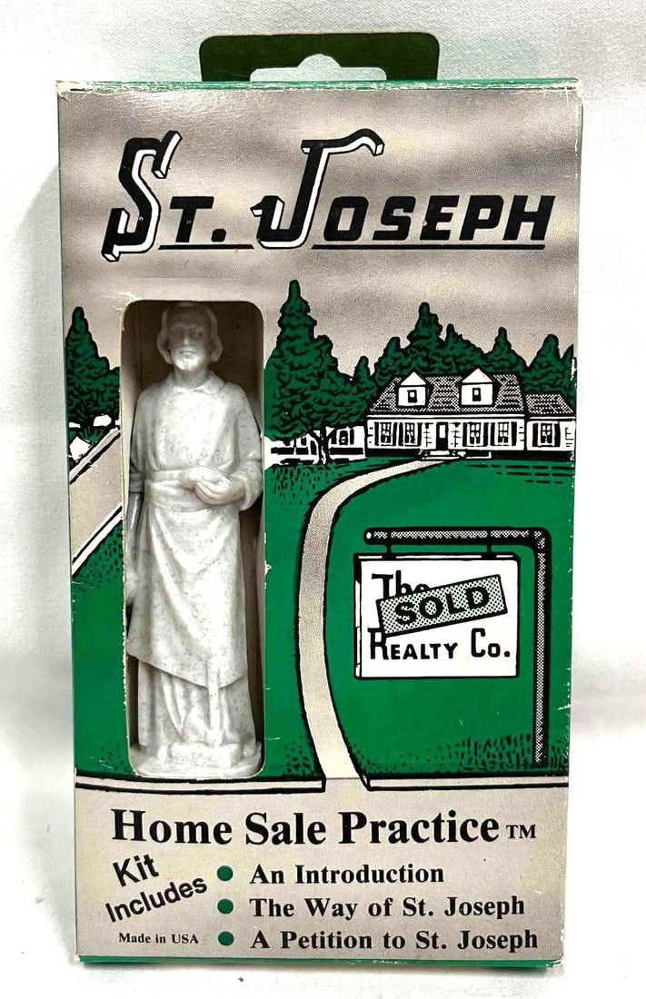 St. Joseph Home Sale Practice Kit In box: This lot contains a St. Joseph Home Sale Practice Kit In box. It is approx 3 3/4" x 1" x 6 3/4" and it weighs about 0.1lbs. Overall the Prcatice Kit is in good used condition with some light