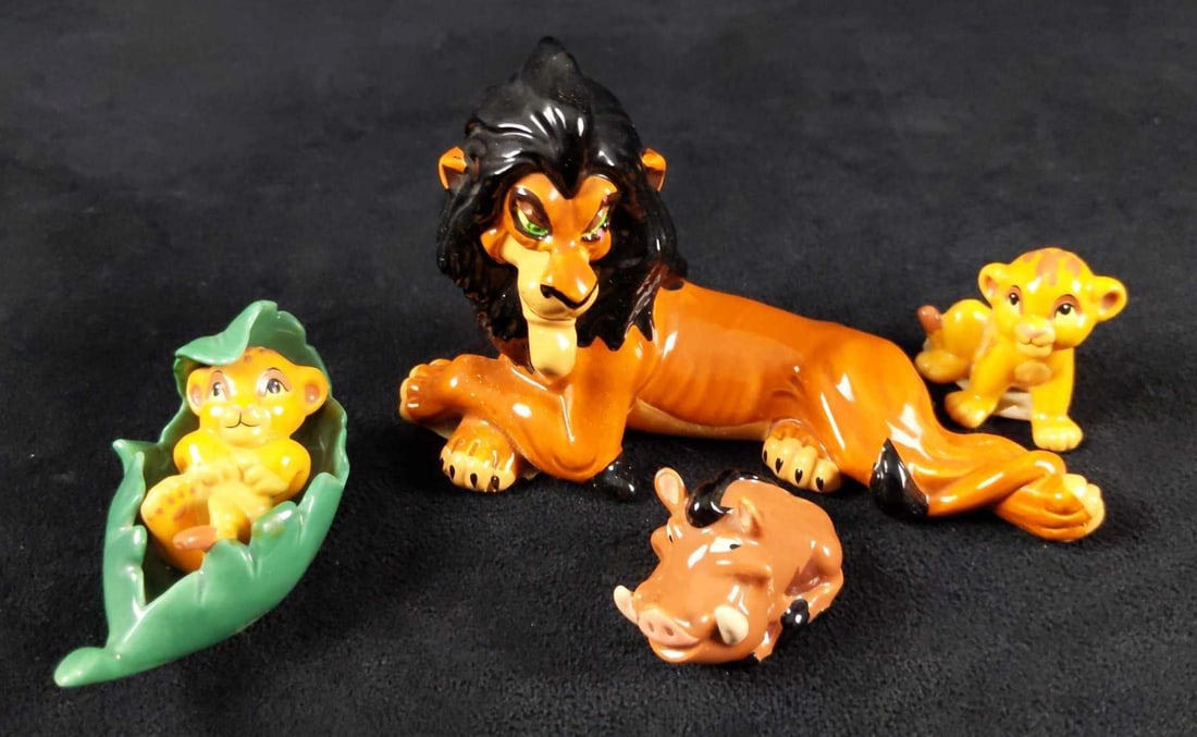Four Glass Lion King Simba Scar Pumba Figures (1 of 10)