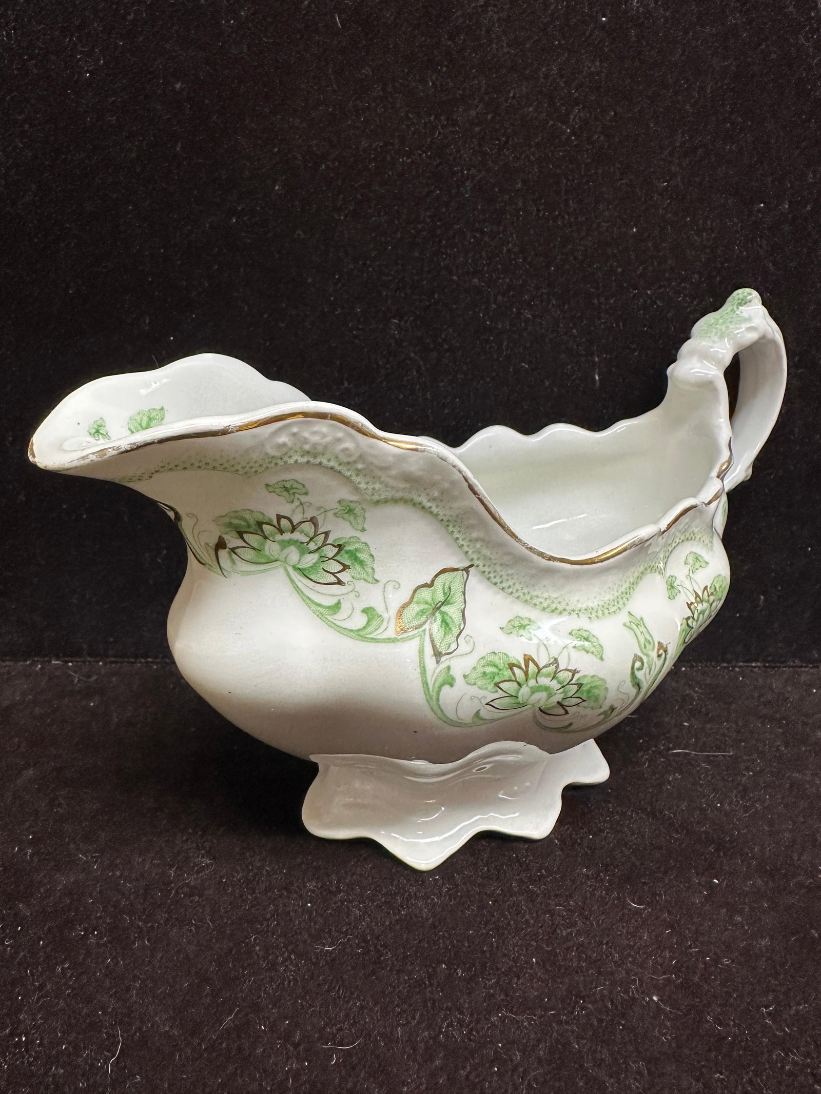 Porcelain Johnson Bros. England Gravy Boat Green and White (1 of 3)