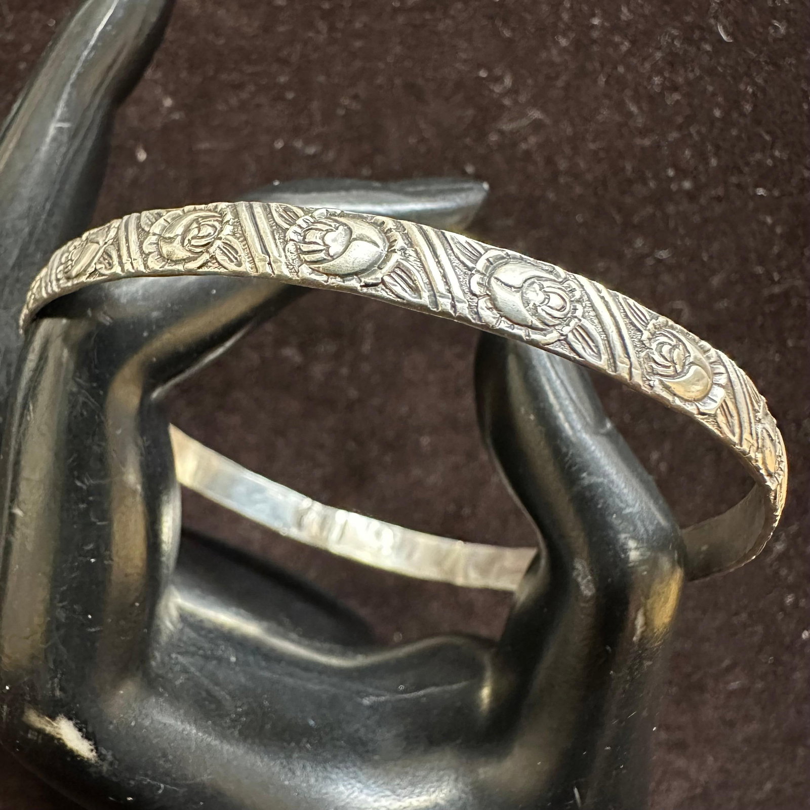 Beau Sterling Silver Etched Floral Design Bangle Bracelet: This item is in good pre-owned, previously used/displayed condition with noticeable light wear and surface scratches. Please reference all photos for full details. This piece of jewelry has been
