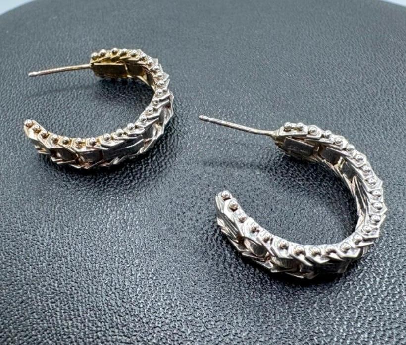 14k White Gold Wheat Link Half Hoop Earrings: This piece of jewelry has been tested and researched prior to listing. Please view all our pictures they are part of our description. DETAILS: Metal - 14k White Gold Color - White/Silver Stones - none