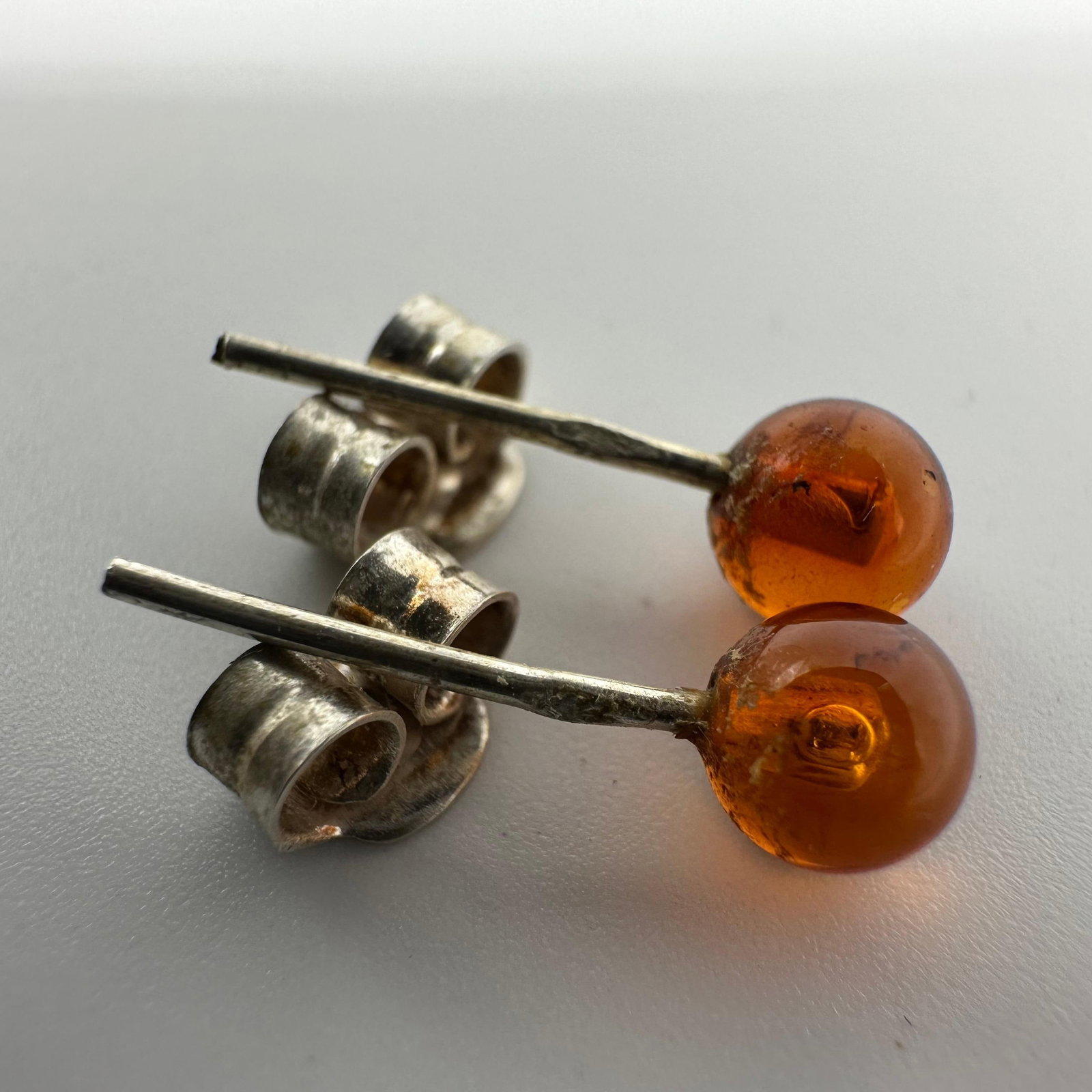 Amber Stud Ball Sterling 925 Silver Earrings M76: This item is in good pre-owned, previously used/displayed condition with noticeable light wear and surface scratches. Please reference all photos for full details. This piece of jewelry has been teste