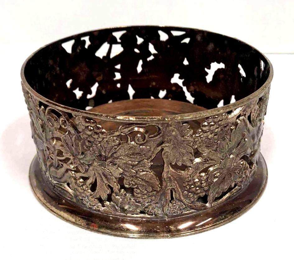 Vintage Silver Plated Cherub and Grape Design Wine Bottle Coaster (1 of 8)