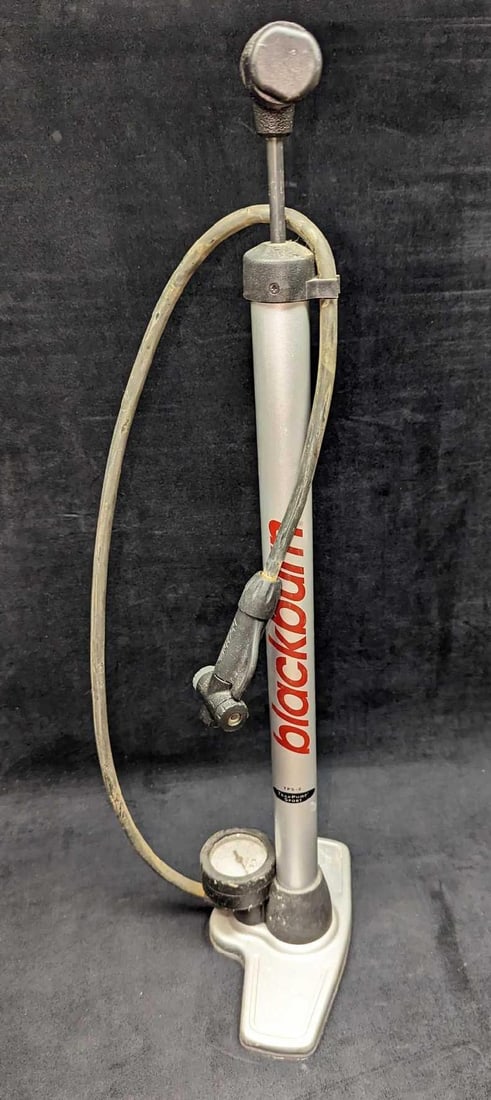 Blackburn TPS-2 TrakPump Sport Manual Bike Tire Pump: Blackburn TPS-2 TrakPump Sport Manual Bike Tire Pump. Constructed with a burly steel barrel and precision pressure gauge. This is approx 8 3/4" x 5 1/2" x 26 3/4" and it weighs 3.70lbs. The pump 