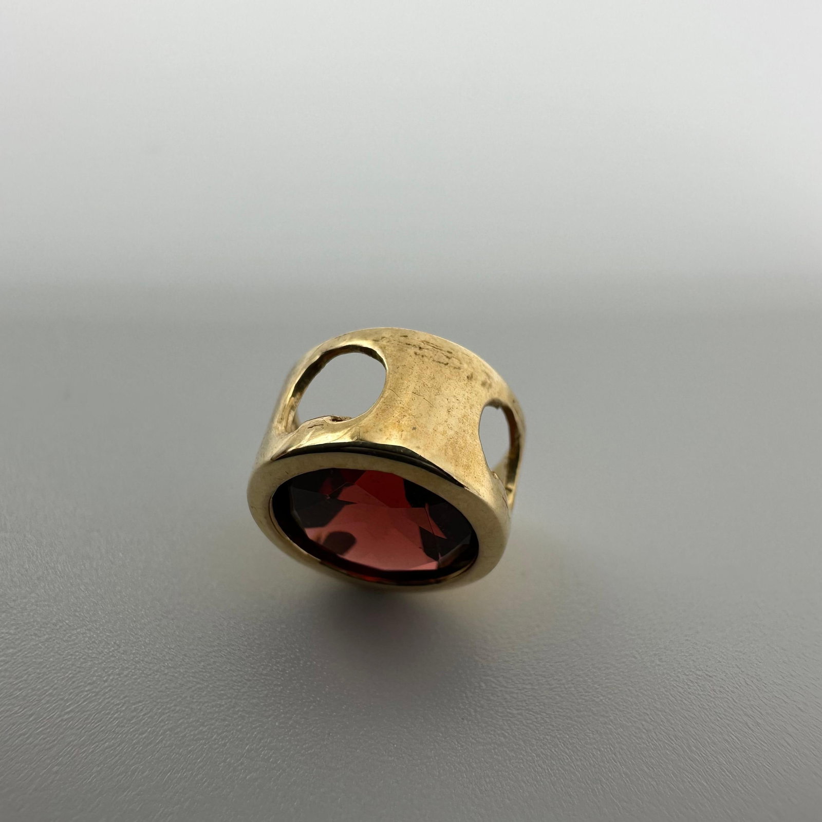 Red Garnet 14K Gold Mexico Pendant W51: This item is in good pre-owned, previously used/displayed condition with noticeable light wear and surface scratches. Please reference all photos for full details. This piece of jewelry has been teste