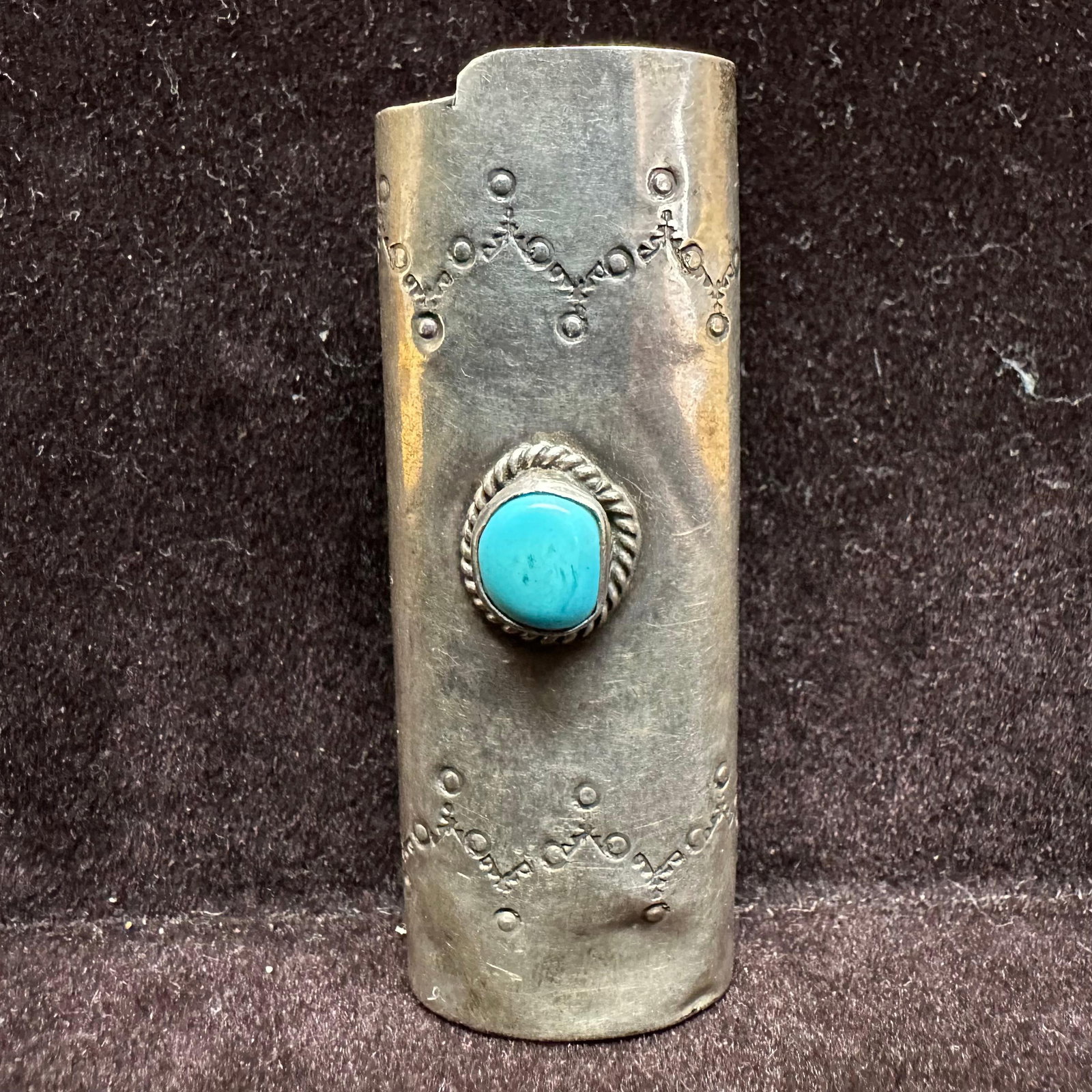 Silver Turquoise Lighter Case Southwestern Navajo Style: This item is in good pre-owned, previously used/displayed condition with noticeable light wear and surface scratches. Please reference all photos for full details. This piece of jewelry has been teste