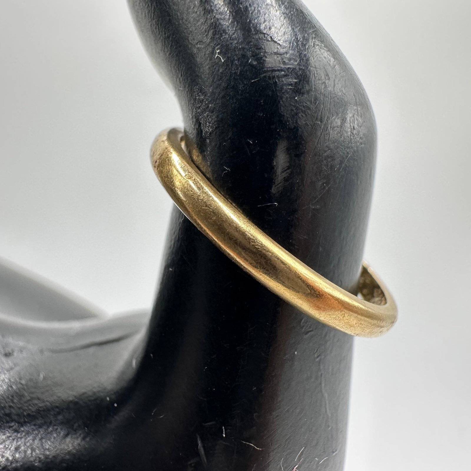 18K Gold Band Ring Inscribed Dated Personalized Initials: This item is in good pre-owned, previously used/displayed condition with noticeable light wear and surface scratches. Please reference all photos for full details. This piece of jewelry has been teste