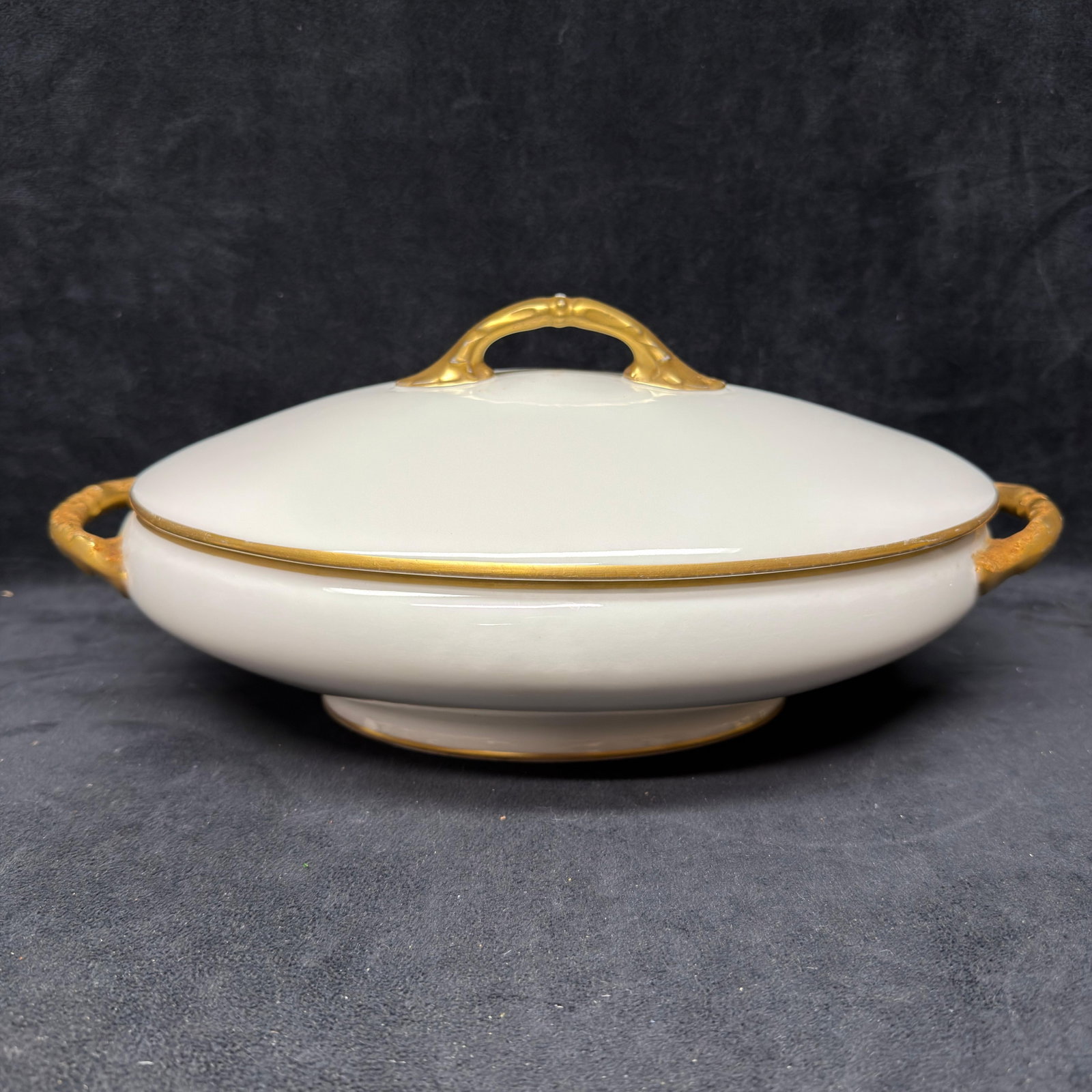 Limoges France Porcelain Covered Serving Vegetable Bowl with Gilt Trim (1 of 7)