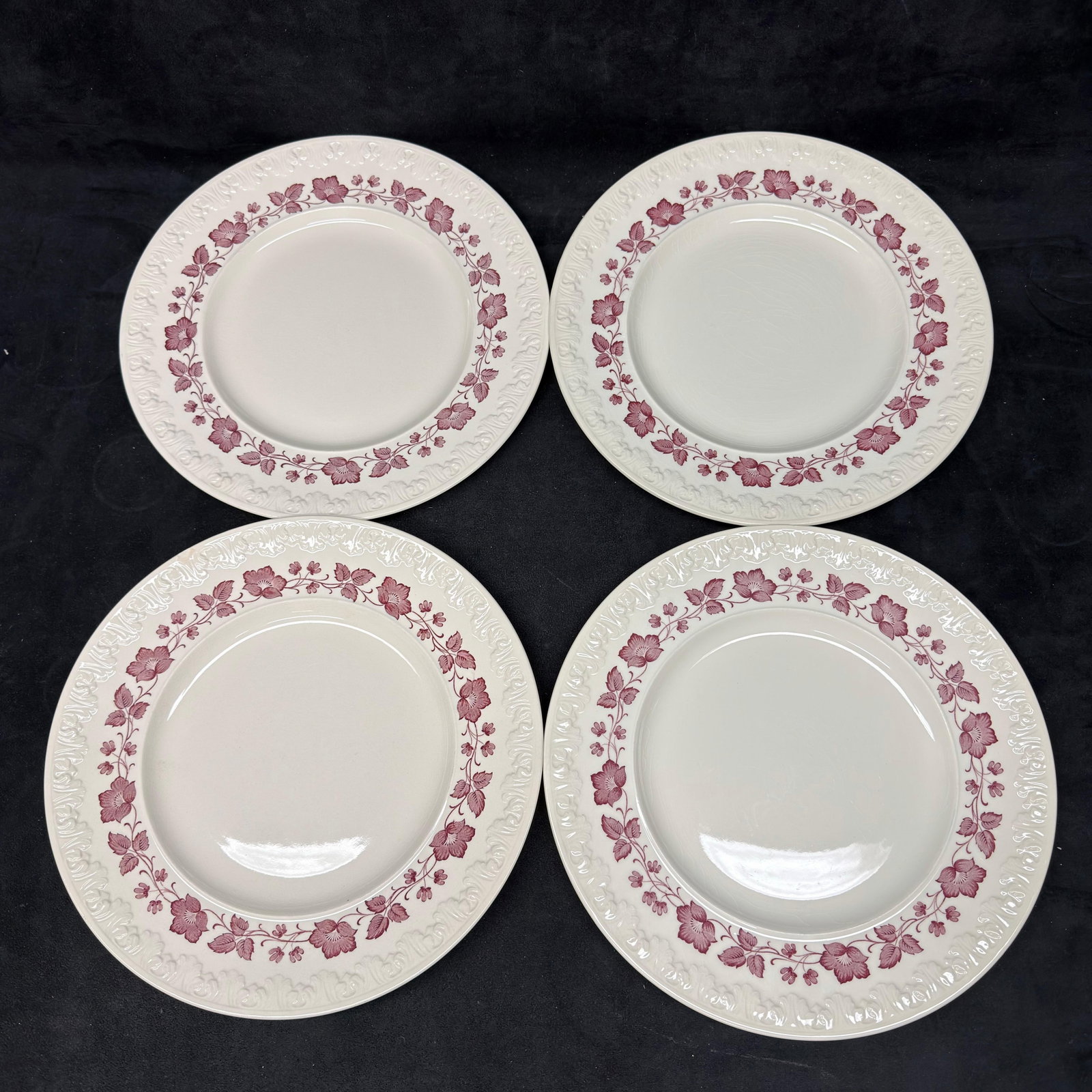 Set of Four Wedgwood Etruria and Barlaston Clematis Dinner Plates (1 of 4)
