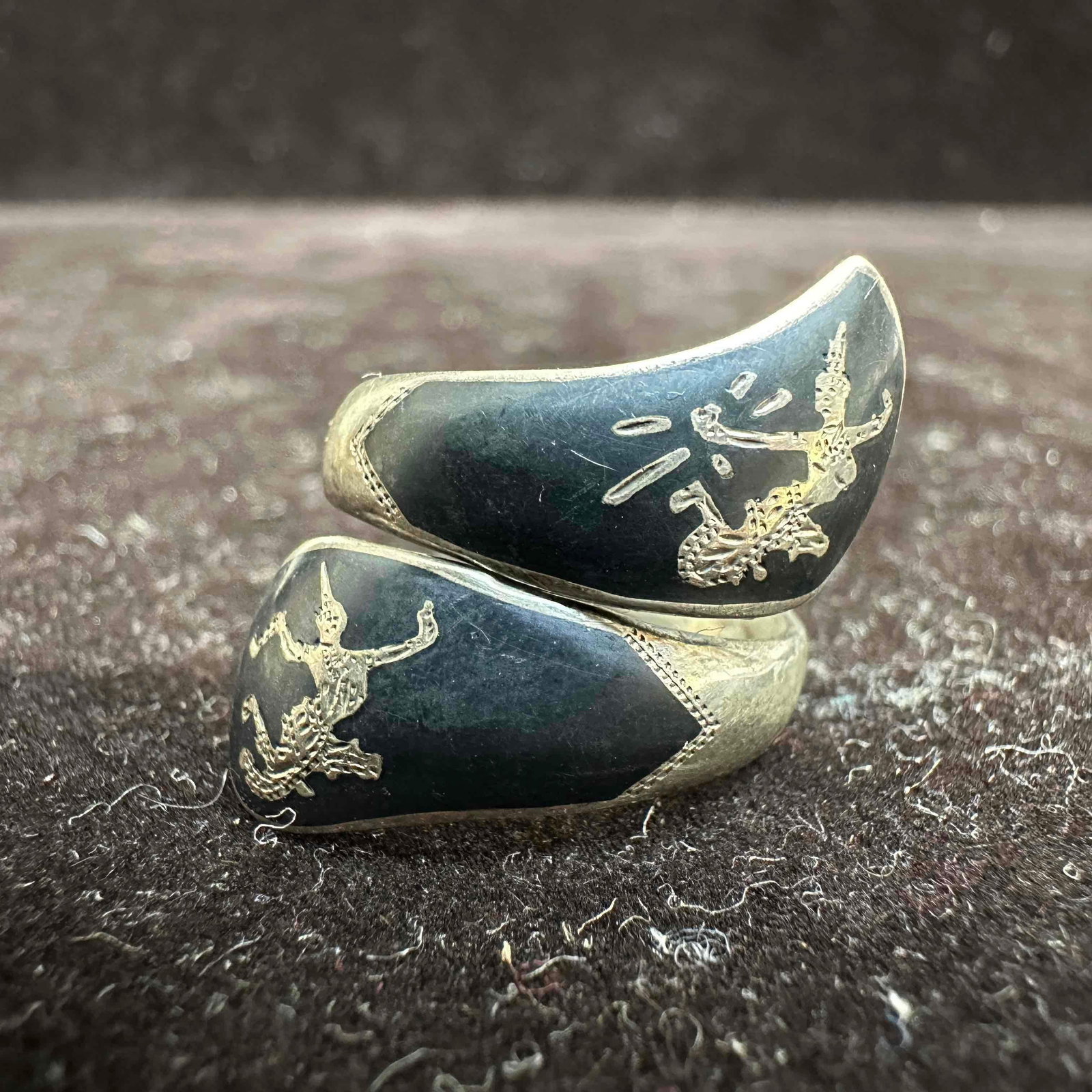 Bypass Ring Siam Sterling Silver Niello Thai Dancing Dancer: This item is in good pre-owned, previously used/displayed condition with noticeable light wear, and surface scratches. Please reference all photos for full details. This piece of jewelry has been test