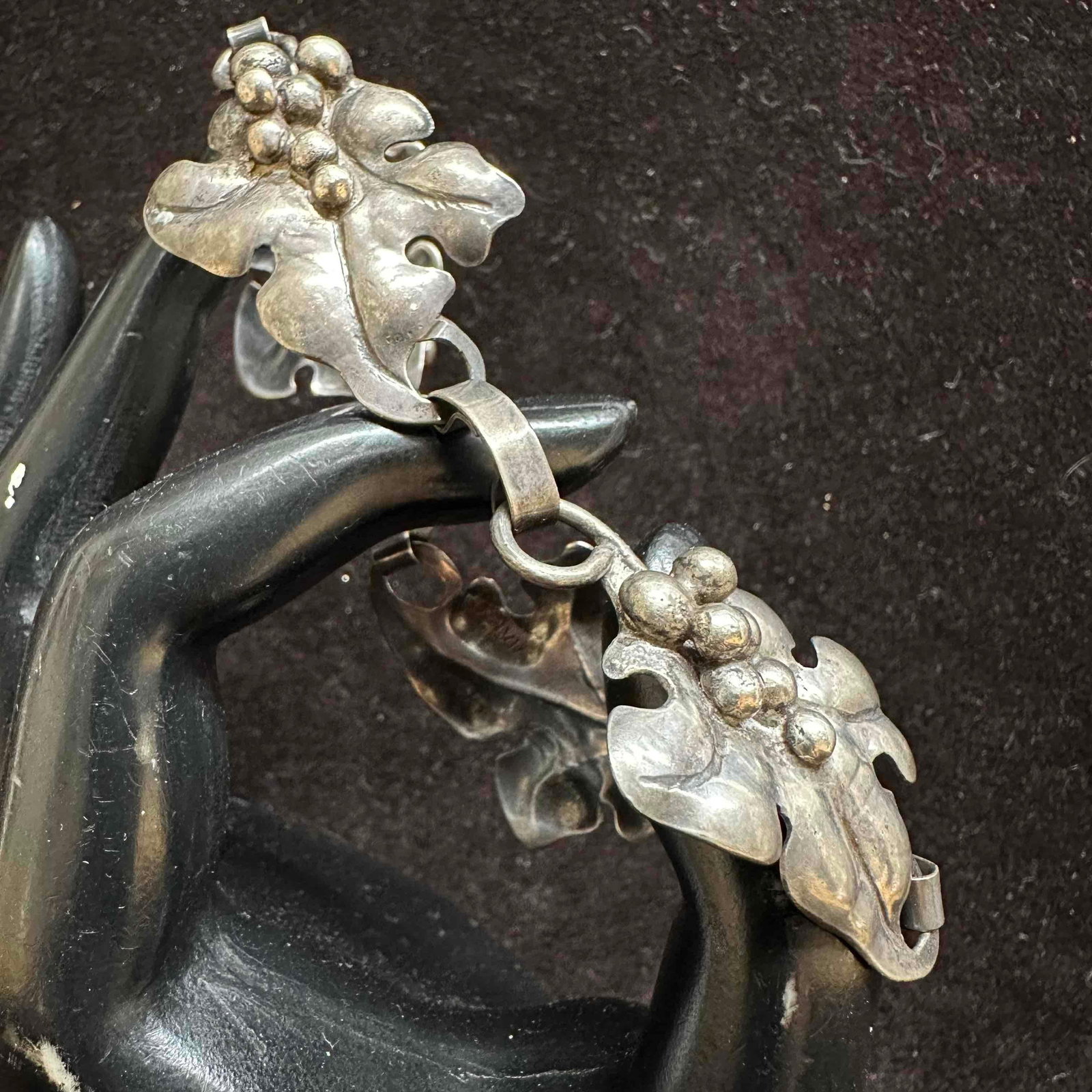 Olivia Sterling Silver Grape Leaf and Cluster Bracelet D8: This item is in good pre-owned, previously used/displayed condition with noticeable light wear, and surface scratches. Please reference all photos for full details. This piece of jewelry has been
