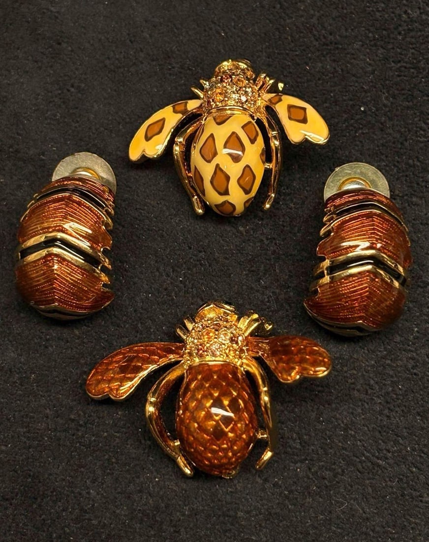 Joan Rivers Bee Brooches and Clip-On Earrings Group Amber Tone A (1 of 3)