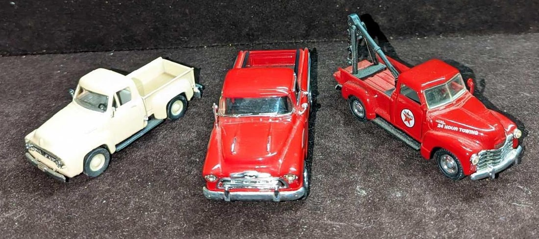 Texaco Tow Truck 1963 Ford Chevy Cameo & Pick Up Die Cast Trucks (1 of 9)