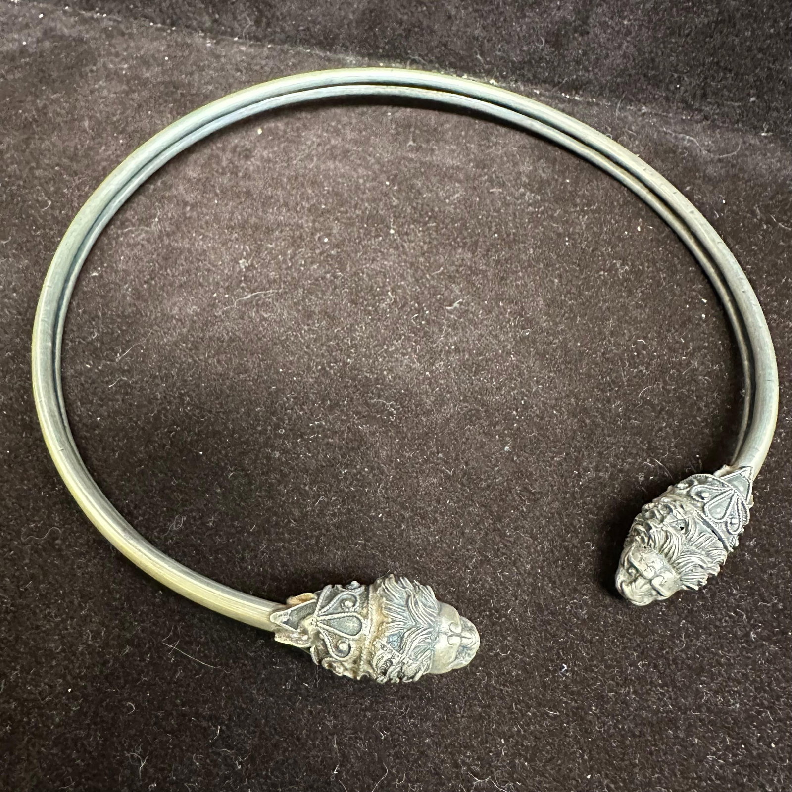 Double Lion Head Silver Collar Choker Necklace: This item is in good pre-owned, previously used/displayed condition with noticeable light wear and surface scratches. Please reference all photos for full details. This piece of jewelry has been teste