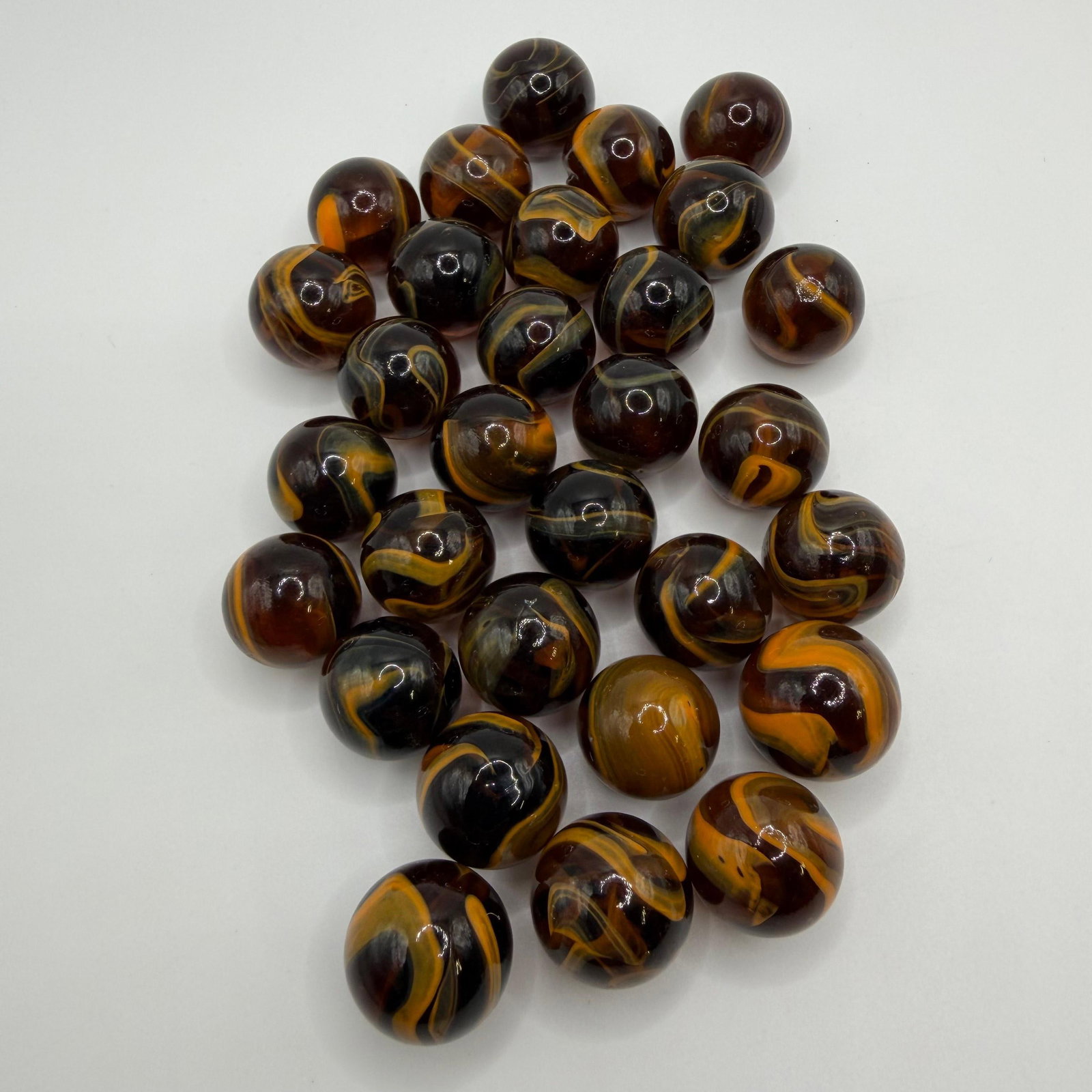 Lot of 30 Vacor Marble Mummy Pattern Glass Player Marbles 16mm (1 of 8)