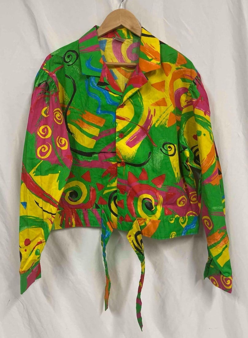 Vintage Disney Cast Member Costume By Angelica Size Large (B): This lot contains a Vintage Disney Cast Member Costume By Angelica Size Large (B). Made in the U.S.A. Folded it is approx. 8" x 7" x 2". Total weight is 0.4lbs. Overall the Vintage Disney Cast Me