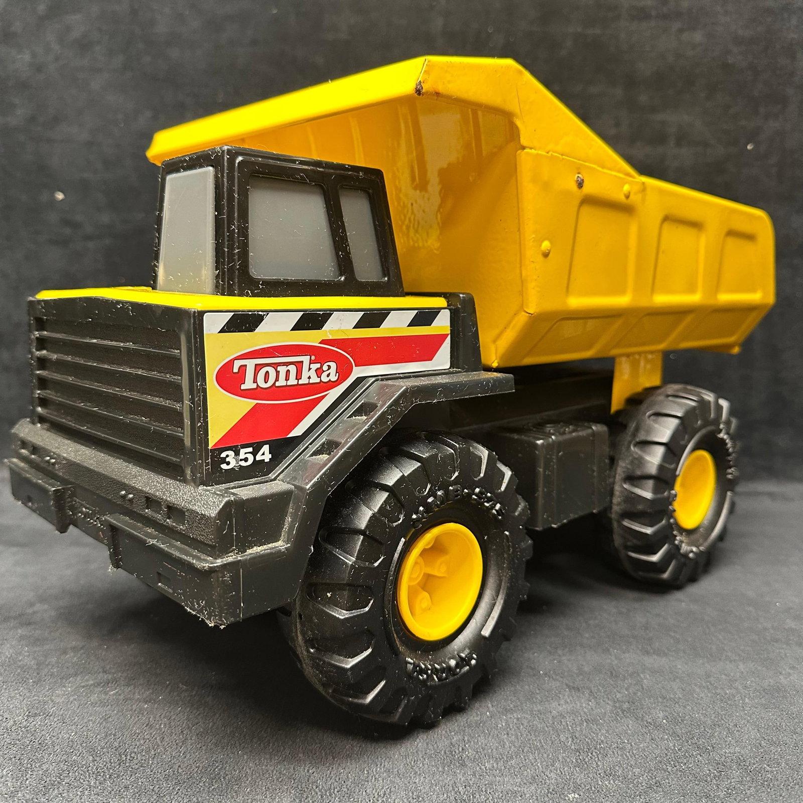 Tonka No. 354 Dump Truck Toy Yellow and Black (1 of 8)