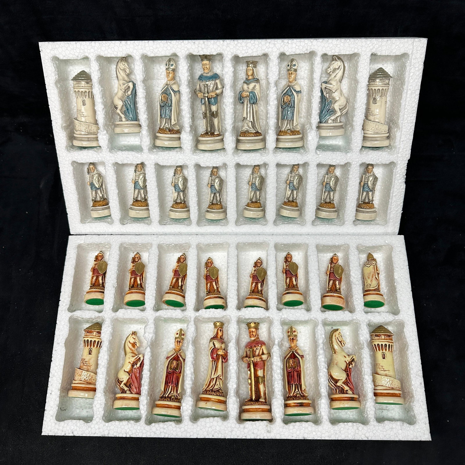 Nigri Mediovale Hand Painted Chess Set SP-22P in Original Box (1 of 4)