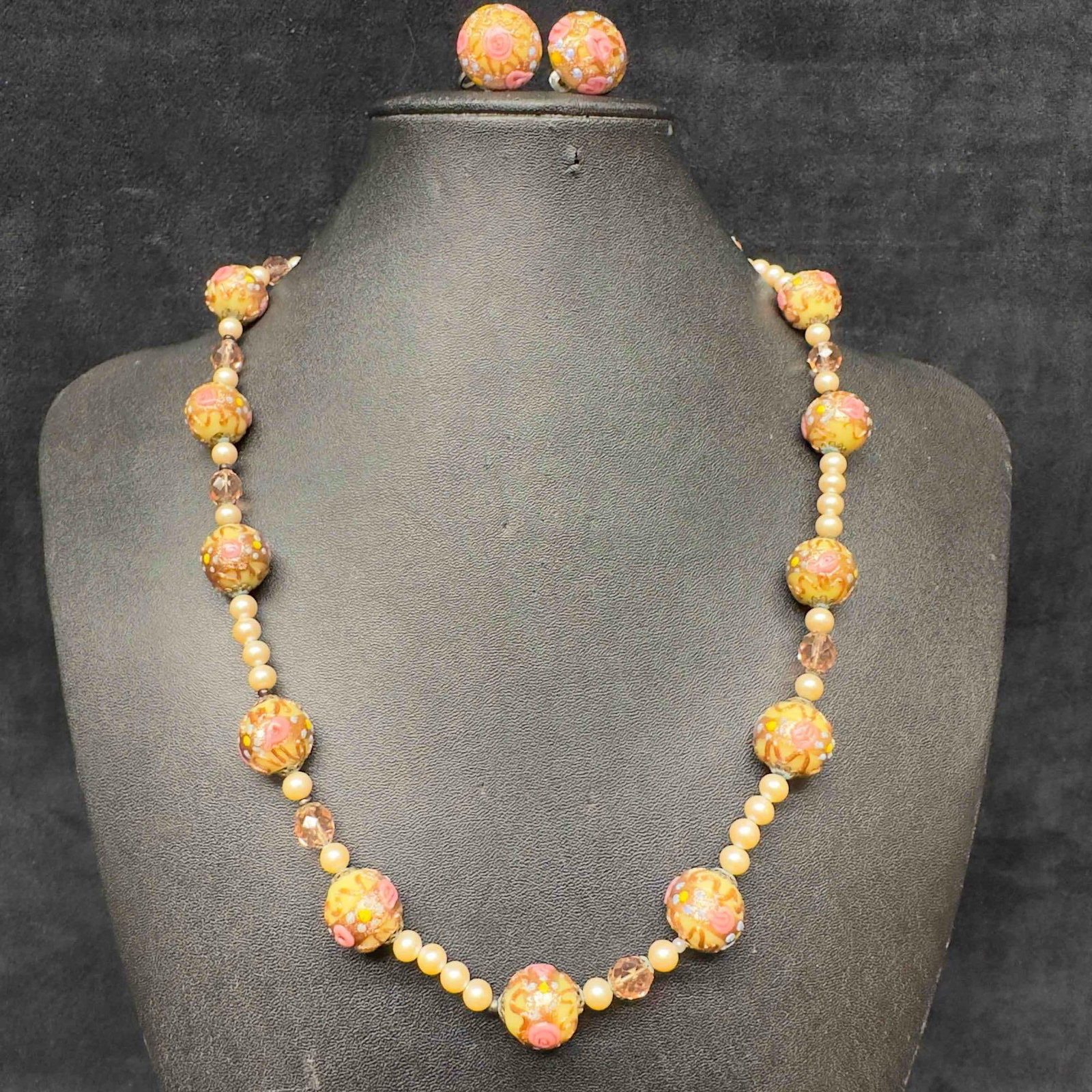 Venetian Murano Art Glass Lamp Work Creme Beaded Necklace and Round Fiorato Earrings Set E6: Venetian Murano Art Glass Lamp Work Creme Beaded Necklace and Round Fiorato Earrings Set E6. Necklace and earrings with creme colored glass beads with beautiful hand painted designs on each. The neckl