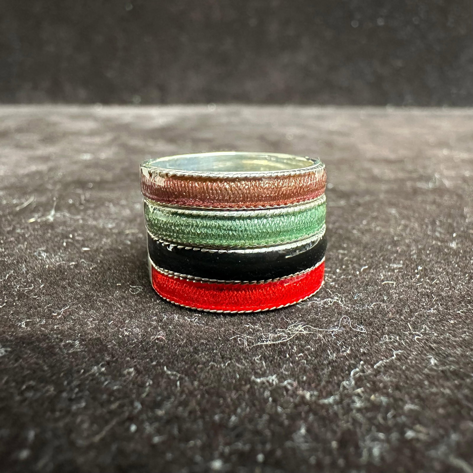 Multi Color Enamel Sterling Silver Stacking Ring Set L54: This item is in good pre-owned, previously used/displayed condition with noticeable light wear and surface scratches. Please reference all photos for full details. This piece of jewelry has been teste
