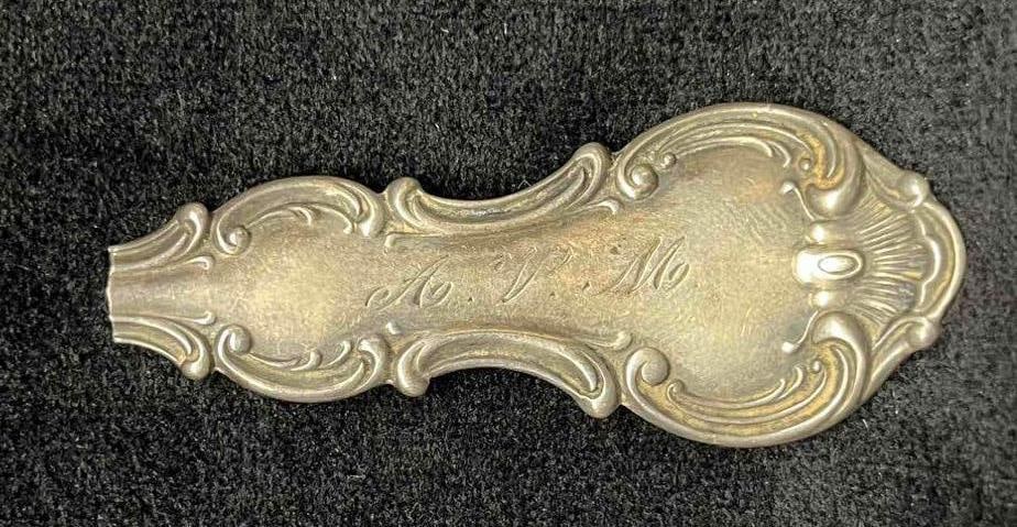 .925 Silver Spoon Handle Engraved A.V.M: This lot contains a .925 Silver Spoon Handle Engraved A.V.M. Overall the spoon handle is in good used condition with some light wear from use over time. This is only one part of the spoon as it i