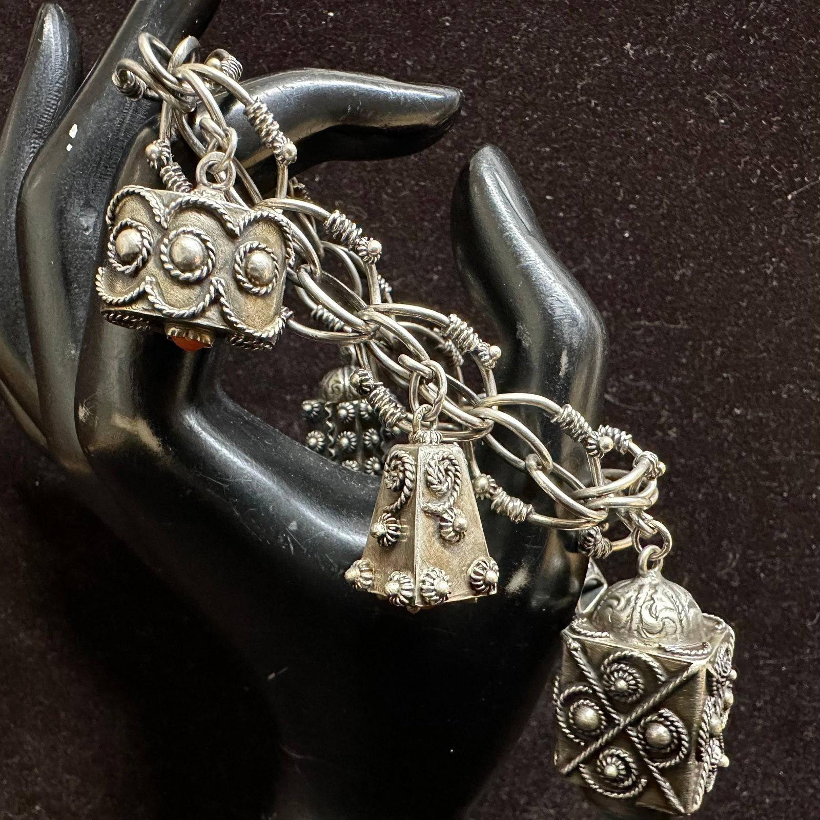 800 Silver Gemstones Ornate Fob Charms Bracelet R11: This item is in good pre-owned, previously used/displayed condition with noticeable light wear and surface scratches. Please reference all photos for full details. This piece of jewelry has been teste