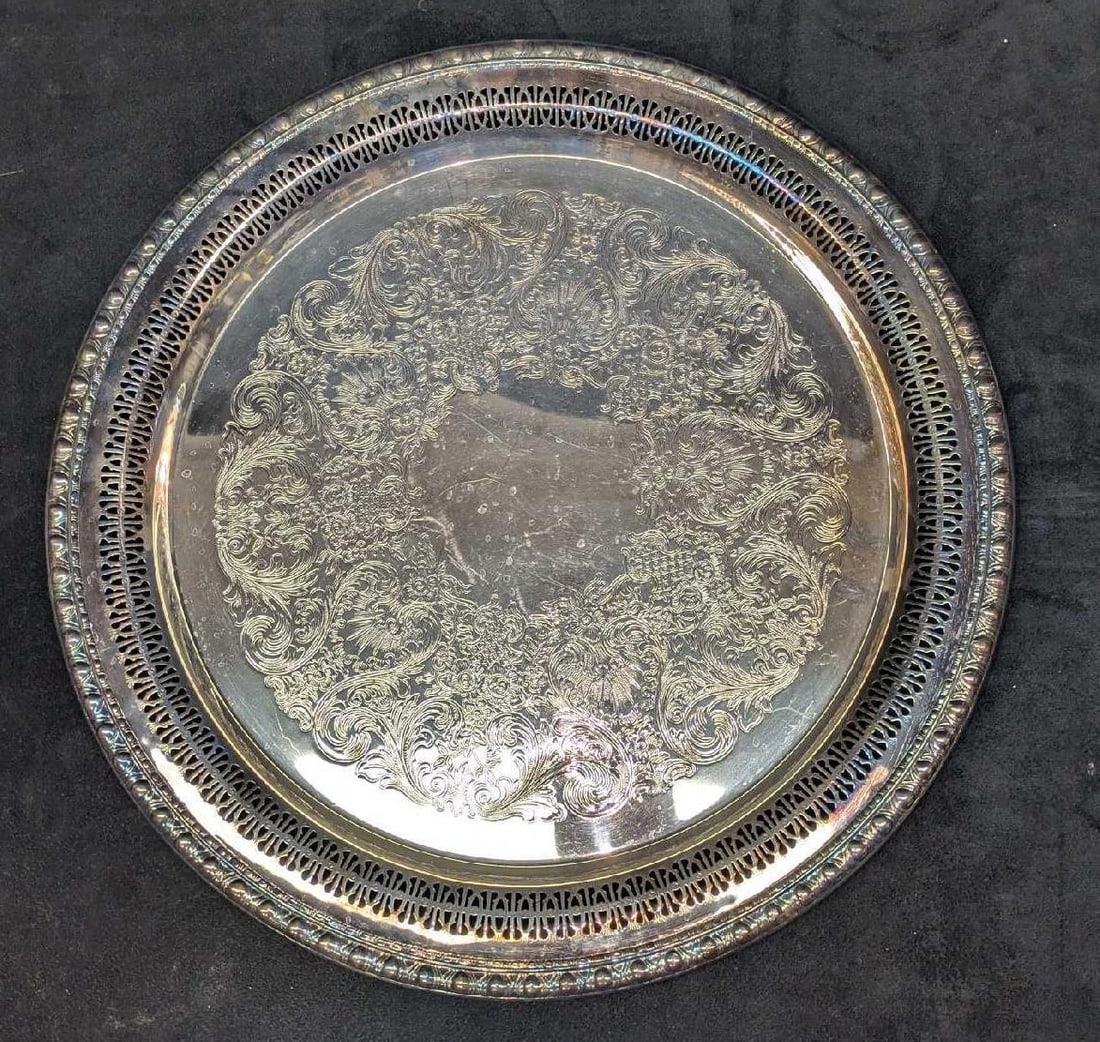 Rogers & Bro 1772 Silver Plated Etched Platter: Rogers & Bro 1772 Silver Plated Etched Platter. This is approx 15" x 15" x 3/4" and it weighs 1.70lb. The platter has some soap bubbles, scratches and some surface tarnish.