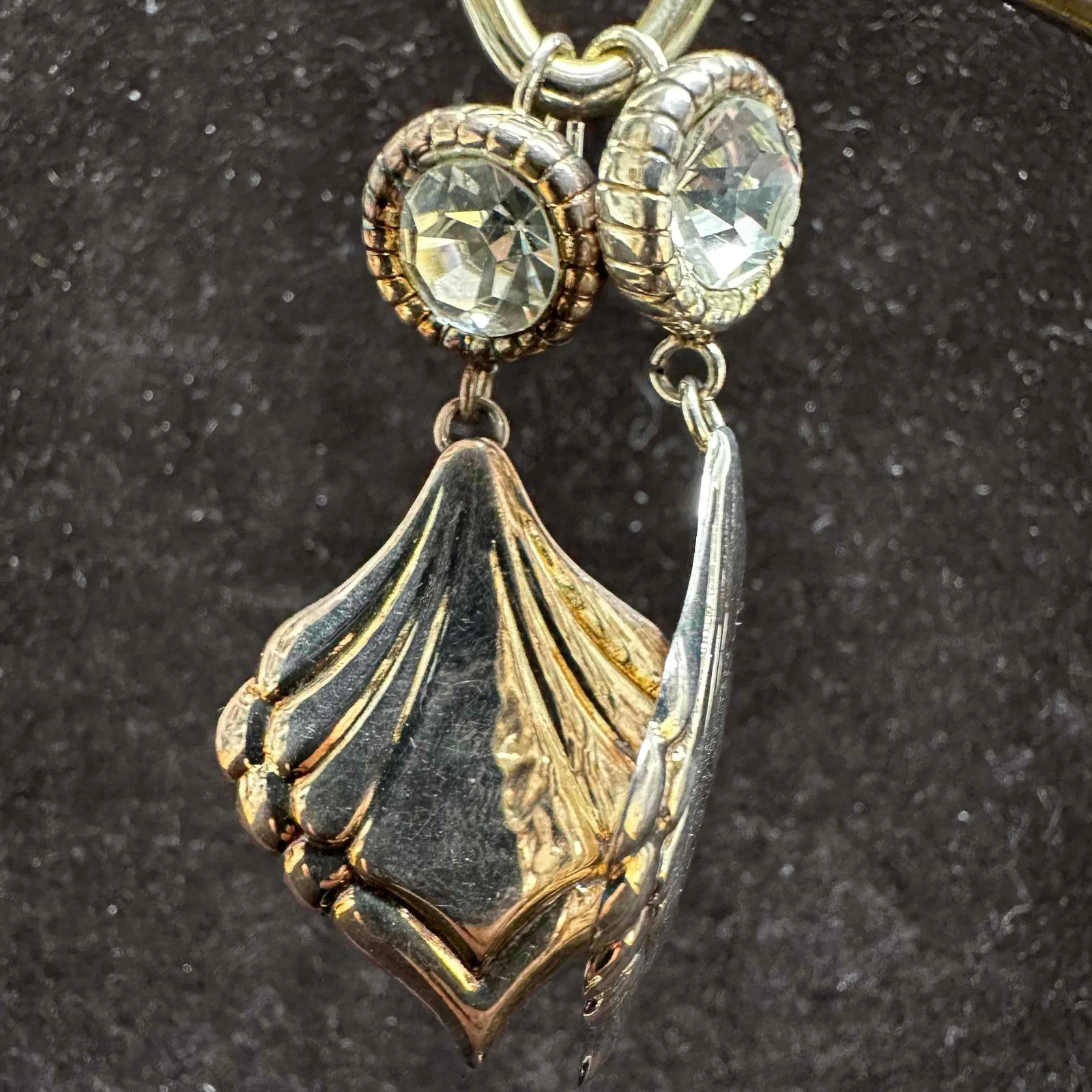 Crystal Glass Setting Sterling Silver Ornate Shell Design Earrings F52: This item is in good pre-owned, previously used/displayed condition with noticeable light wear, and surface scratches. Please reference all photos for full details. This piece of jewelry has been test