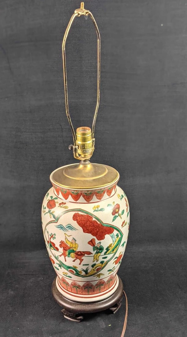 Vintage Style Ceramic Urn Vase Asian Table Lamp