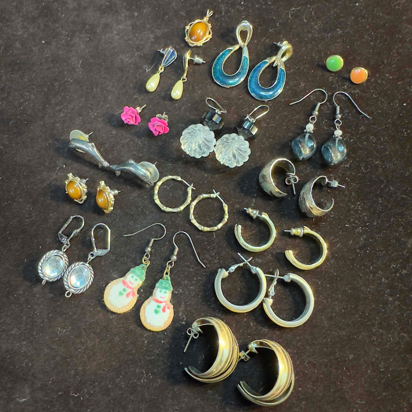 Costume Jewelry Earrings Pendant Set Lot of Sixteen 16 Flowers Snowmen Gold Tone Dolphin