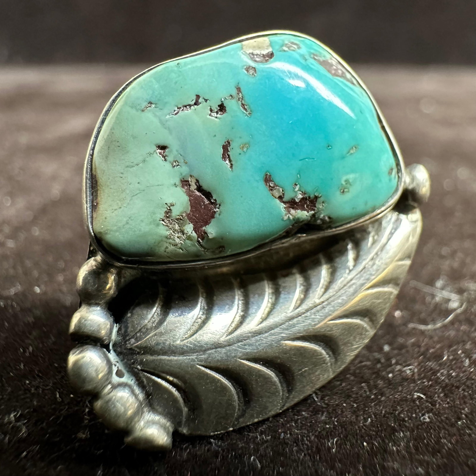Turquoise Natural Stone Leaf Motif Native American Style Silver Ring: This item is in good pre-owned, previously used/displayed condition with noticeable light wear and surface scratches. Please reference all photos for full details. This piece of jewelry has been teste