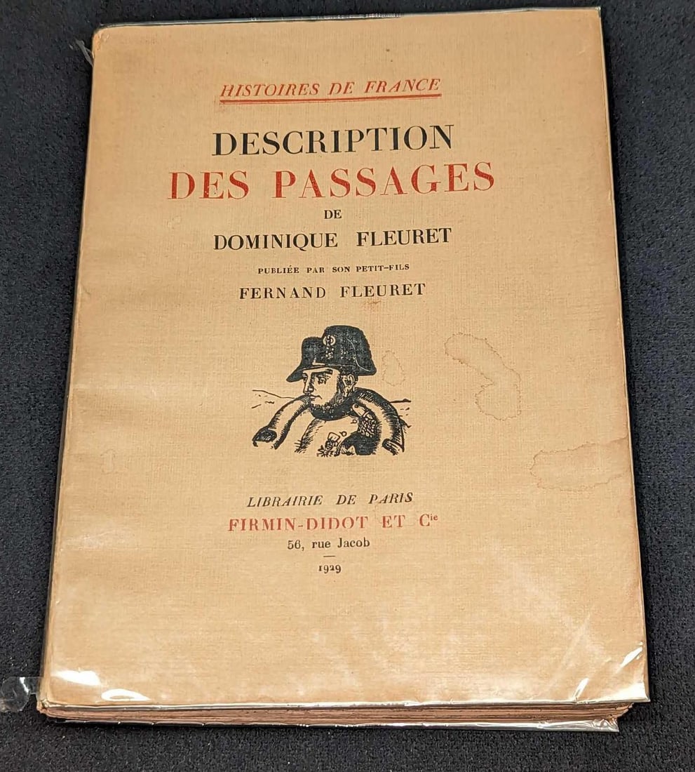 1929 Description Des Passages De Dominique Fleuret: 1929 Description Des Passages De Dominique Fleuret. This softcover book was published by Librairie De Paris in 1929. This softcover book is approx 5 3/4" x 1/2" x 7 3/4" and it weighs 0.69lb. The