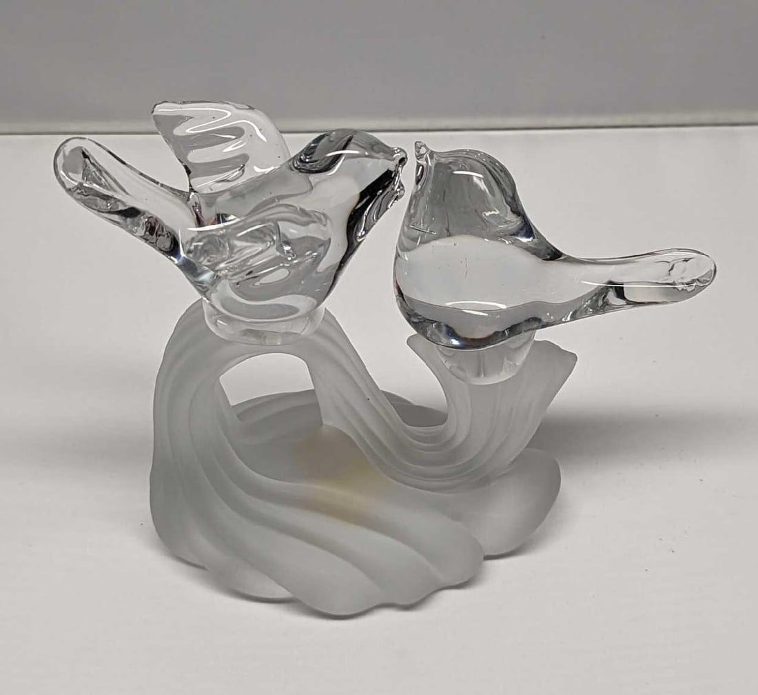 Vintage Frosted & Clear Love Birds Glass Figurine: Vintage Frosted & Clear Love Birds Glass Figurine. This was made by Toyo. The figurine is approx 4" x 2 3/4" x 5" and it weighs 1.06lb. The figurine is in good, vintage condition with a small scratch 