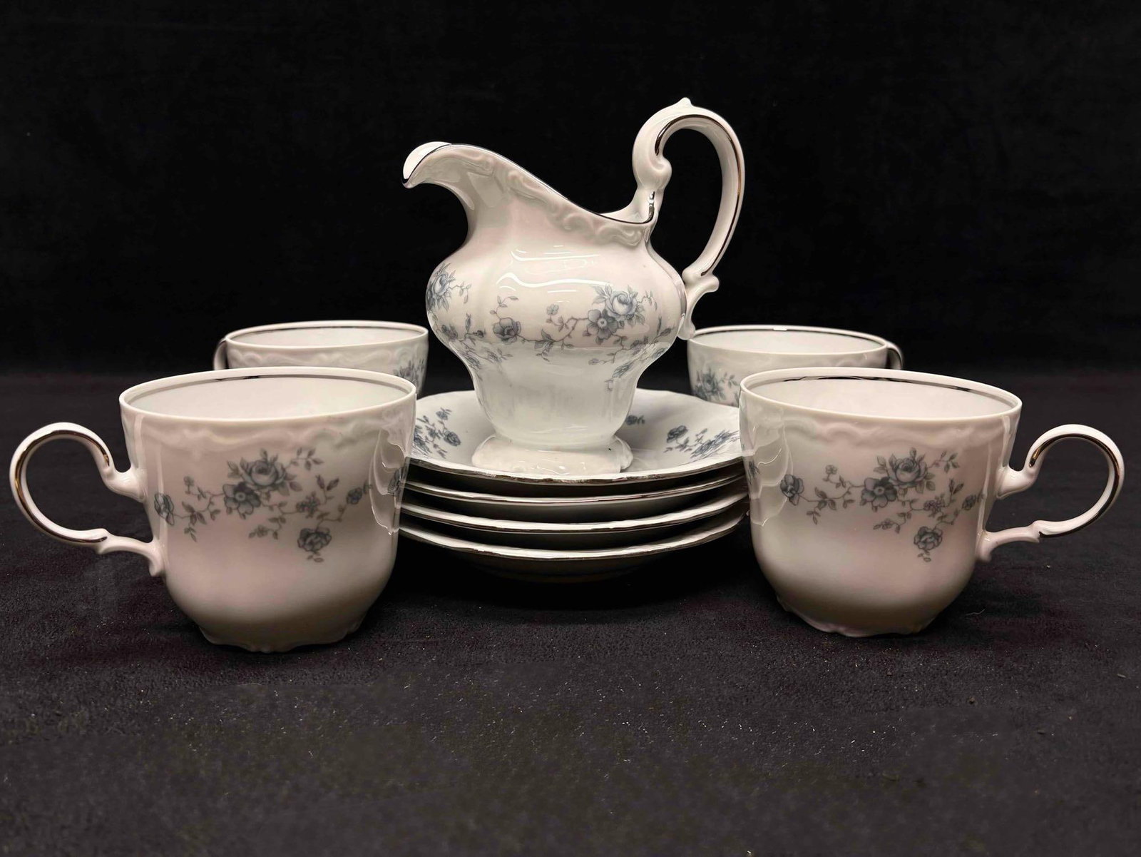 9pc Vintage Johann Haviland Blue Garland Tea Set: The porcelain tea set features small blue Garland patterns that was commonly produced during the mid-1970s to early 1990s in Bavaria, Germany. The tea set is in good conditions with no visible scratch