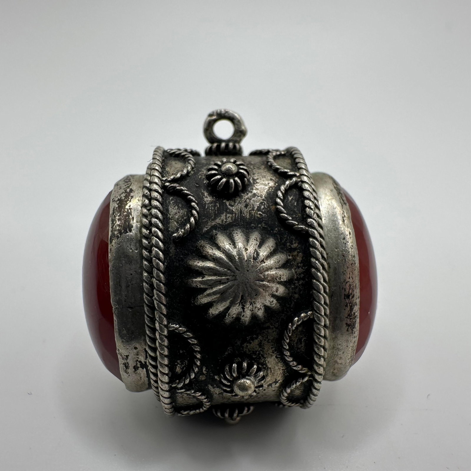 Carnelian Oval Red Stone Cabochon 800 Silver Charm Ornate Silverwork M17: This item is in good pre-owned, previously used/displayed condition with noticeable light wear and surface scratches. Please reference all photos for full details. This piece of jewelry has been teste