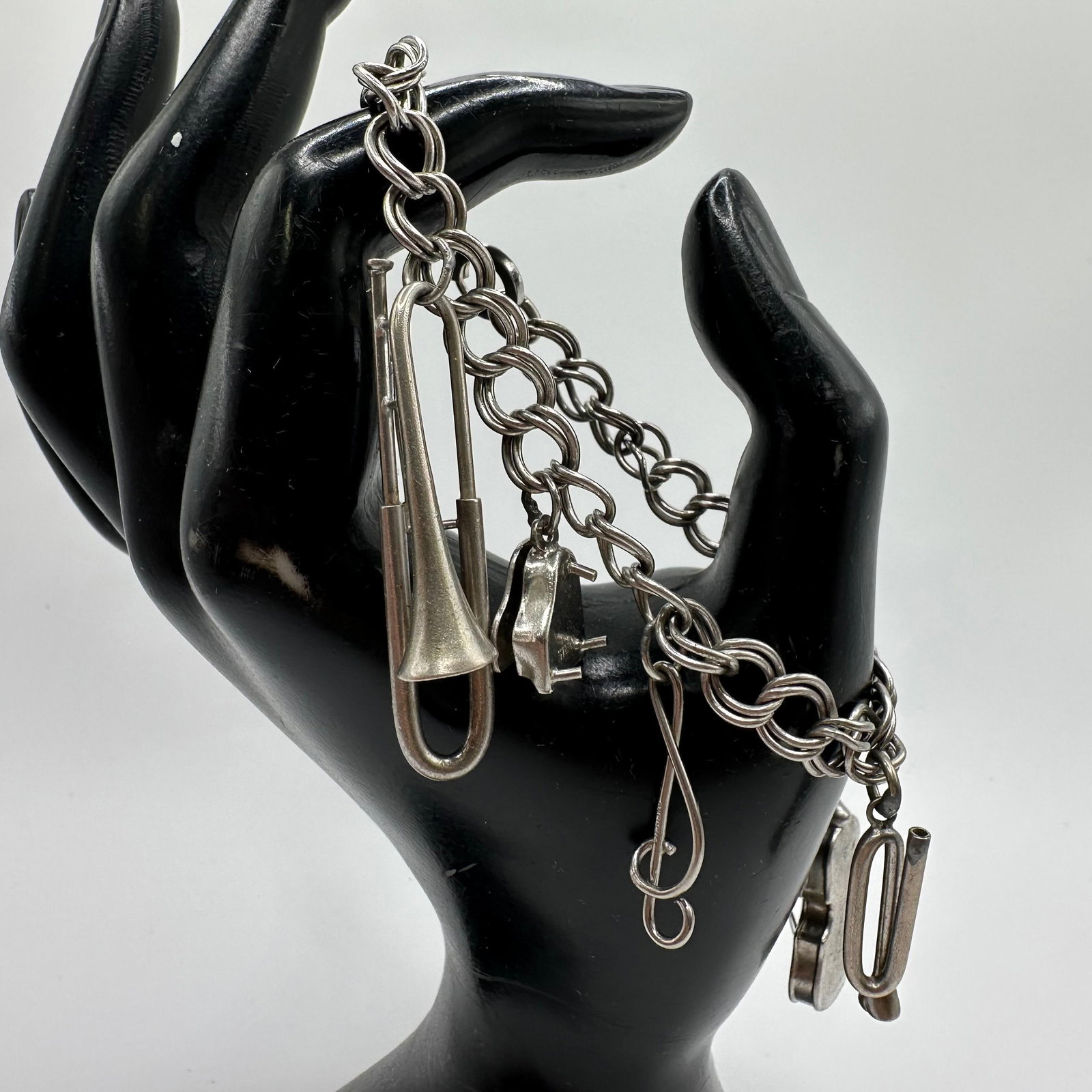 Sterling Silver Charm Bracelet Musical Instrument Music Instruments: This item is in good pre-owned, previously used/displayed condition with noticeable light wear and surface scratches. Please reference all photos for full details. This piece of jewelry has been teste
