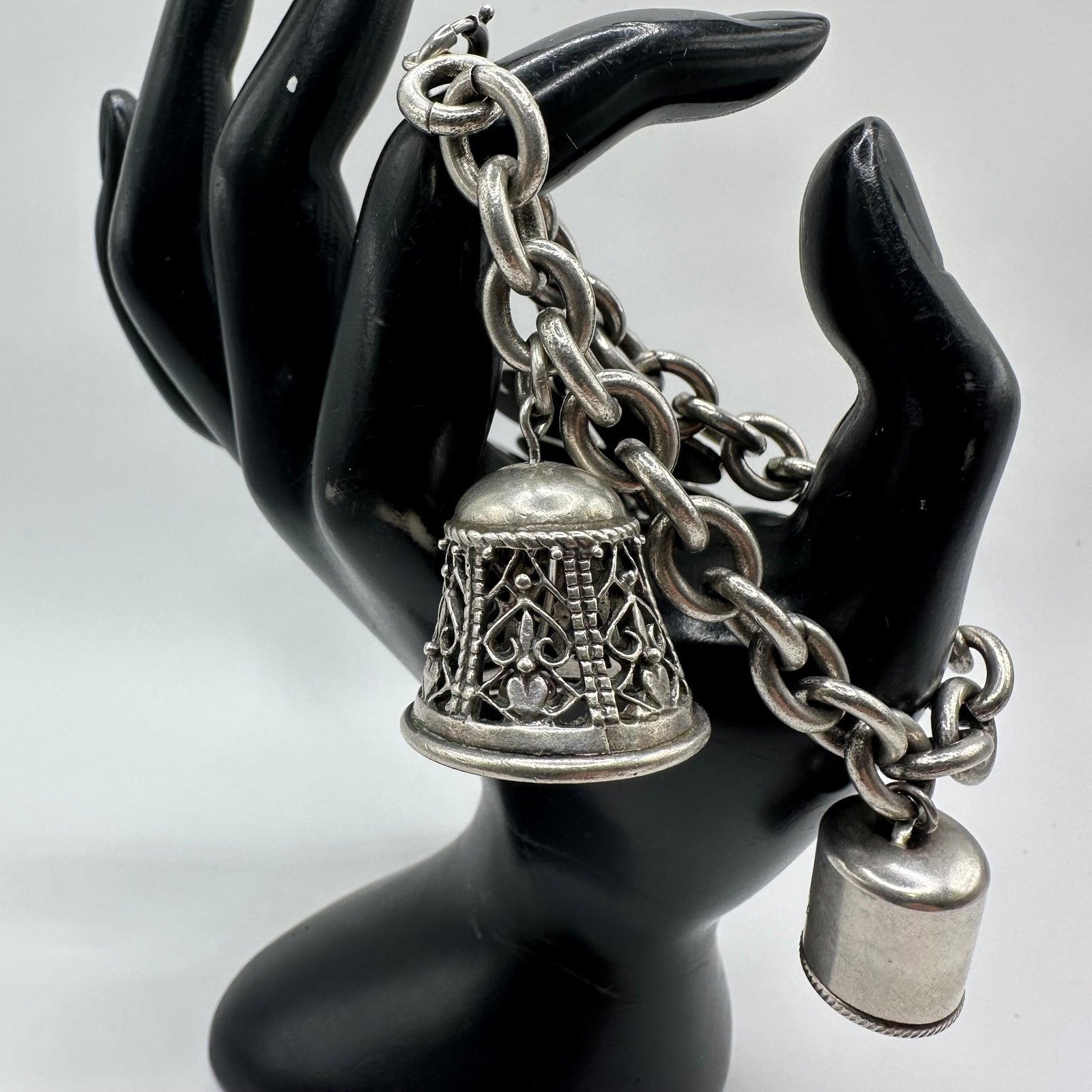 Sterling Silver Three Charm Bracelet Truart Danecraft M34: This item is in good pre-owned, previously used/displayed condition with noticeable light wear and surface scratches. Please reference all photos for full details. This piece of jewelry has been teste