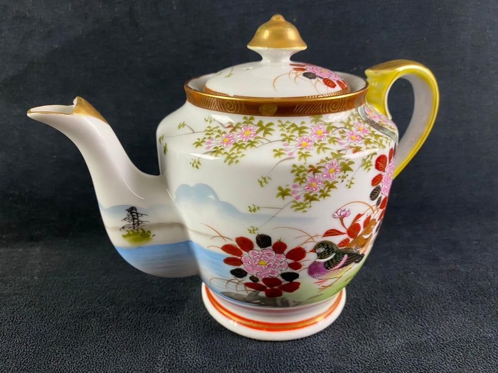 Vintage Japanese Porcelain Teapot (1 of 7)