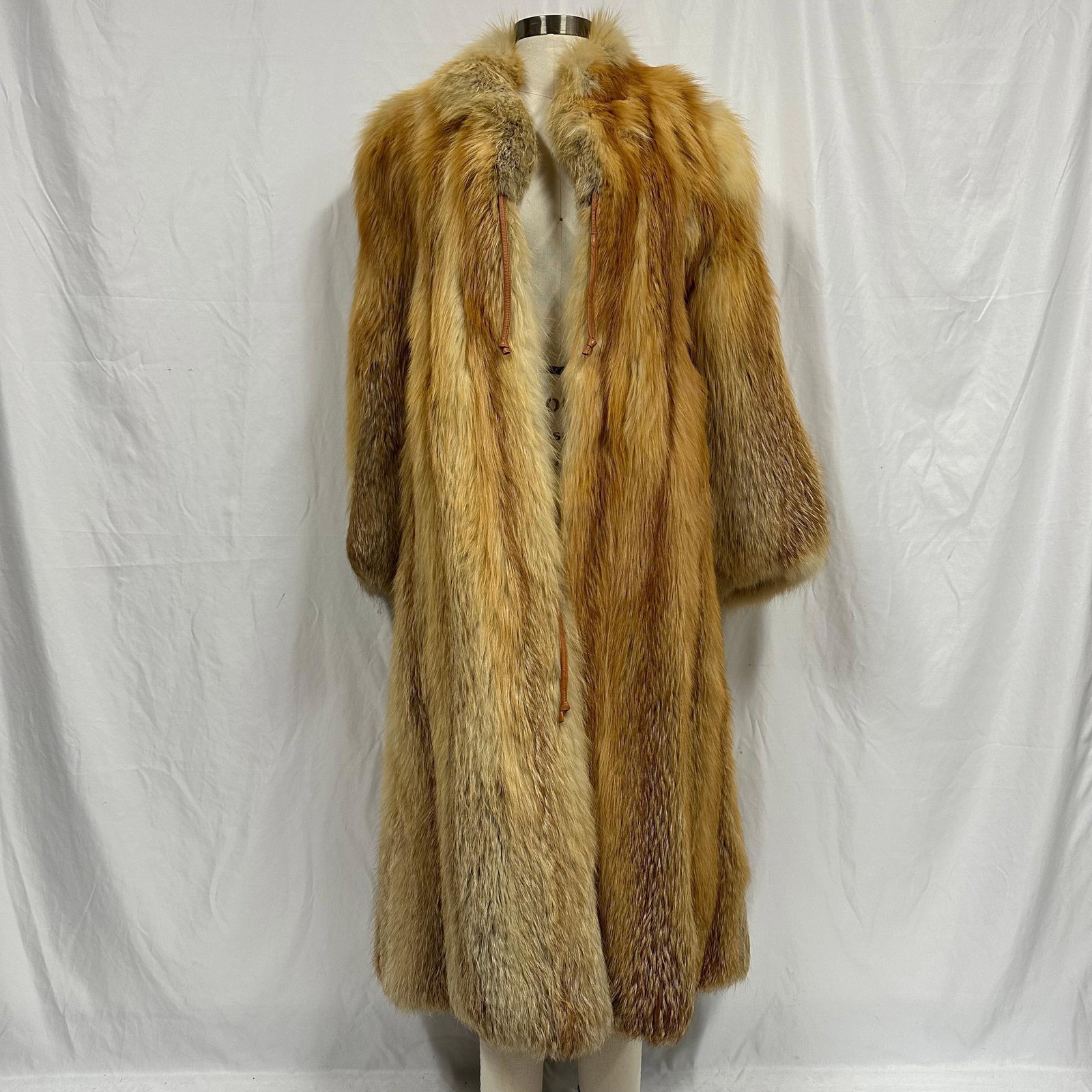 Fur Coat Red Fox (1 of 16)