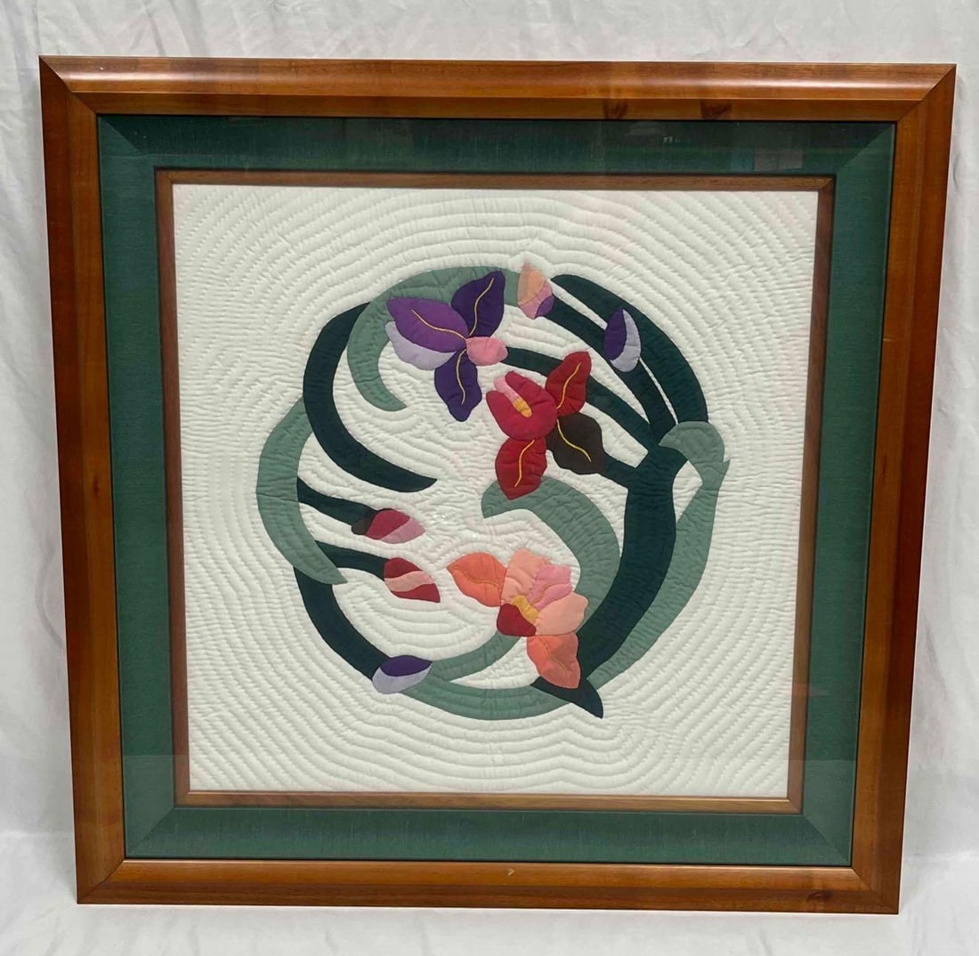Large Framed Flower Quilt Square: This lot contains a Large Framed Flower Quilt Square. It is approx 32 1/2" x 32 1/2". Total weight is approx 12lbs. Overall the framed quilt is in good used condition with minor wear consistent w