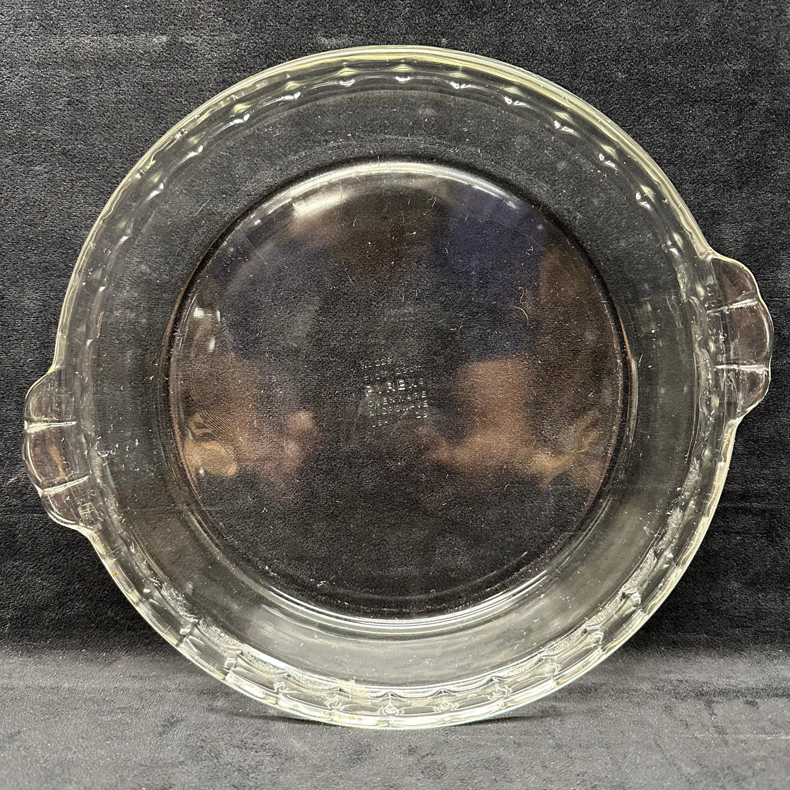 Pyrex Glass Deep Dish Pie Plate No229 USA Scalloped Edge Handles Clear Baking: Minor surface scratches, no chips or cracks in the glass are noticed. This item is in good pre-owned, previously displayed condition with light wear and surface markings. Please reference all photos f