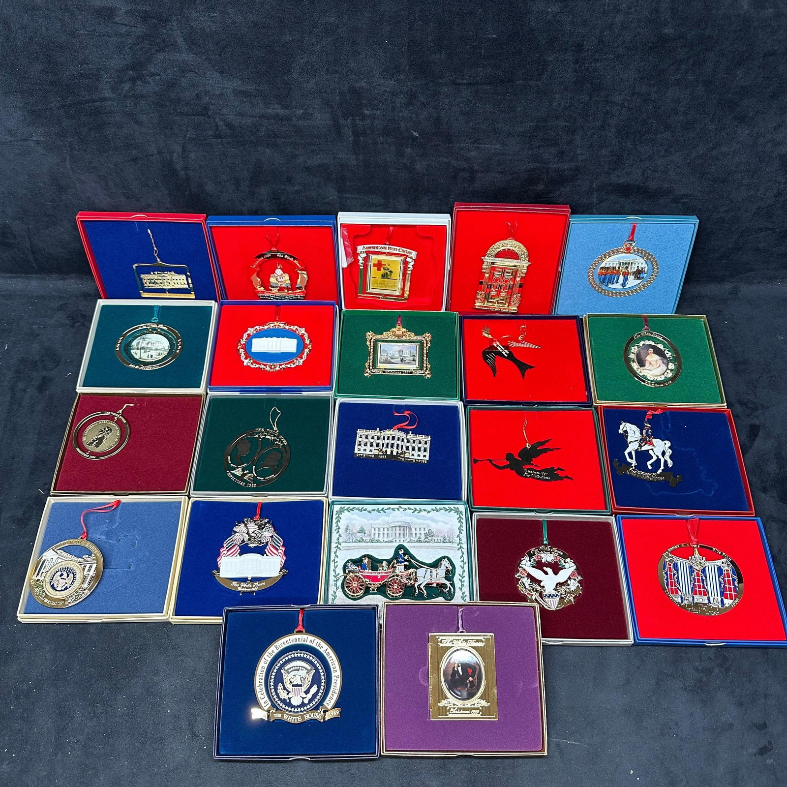 White House Historical Association Christmas Ornament Collection With Boxes 1980s 2000s: A large group of White House Historical Association Christmas ornaments, including various annual issues depicting presidents, White House scenes, and historical themes. Includes multiple original pre